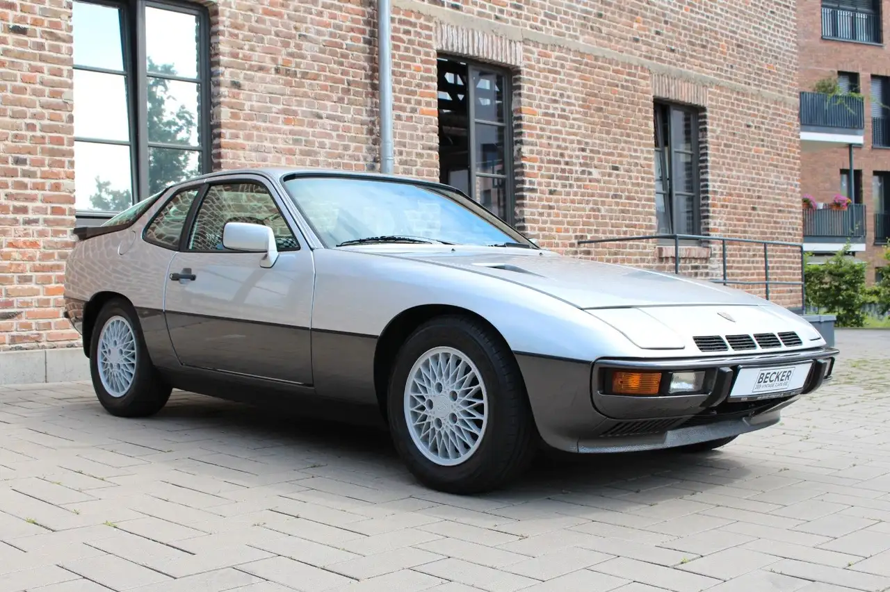 Porsche 924
