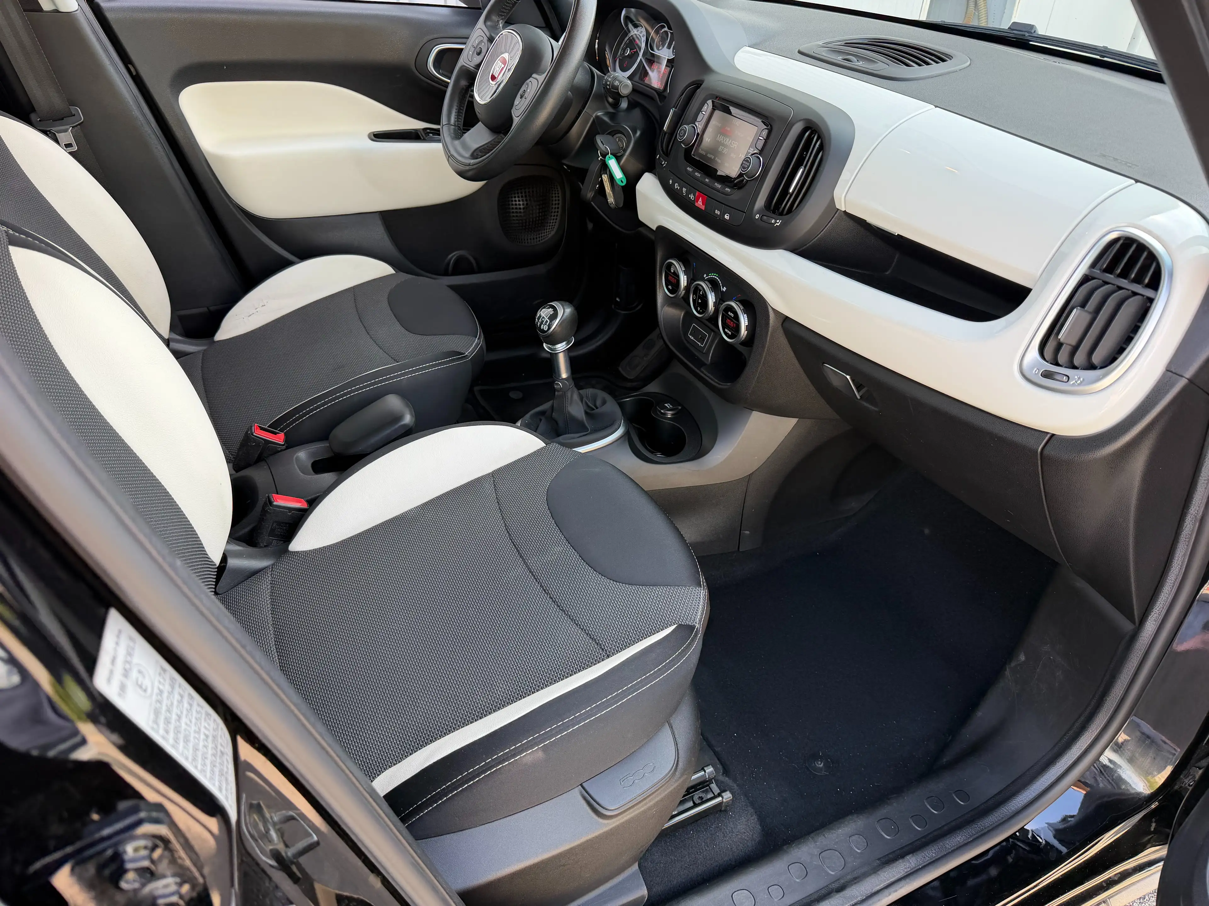 Fiat 500L Trekking Rock N Road Edition — photo 13