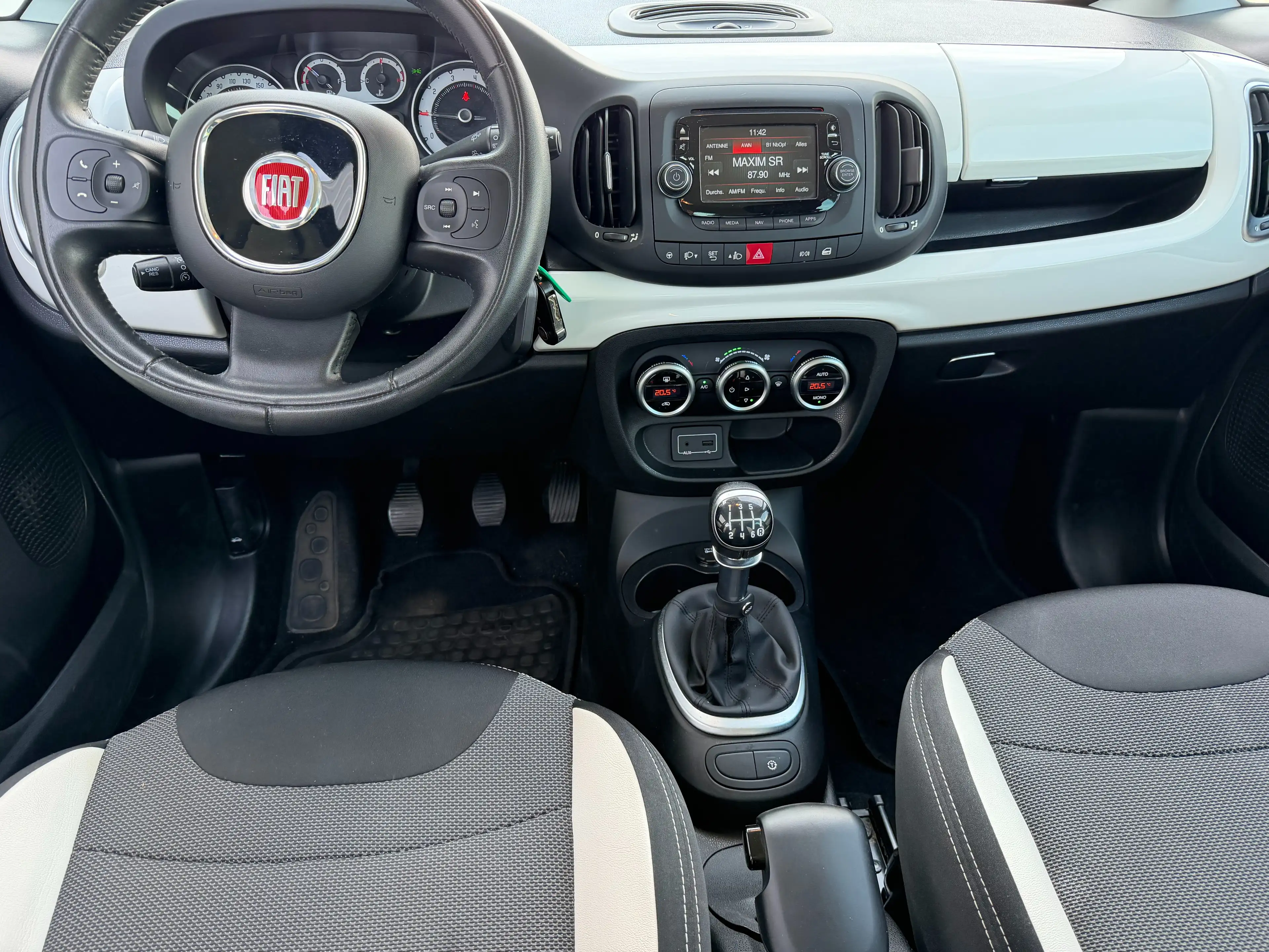 Fiat 500L Trekking Rock N Road Edition — photo 15