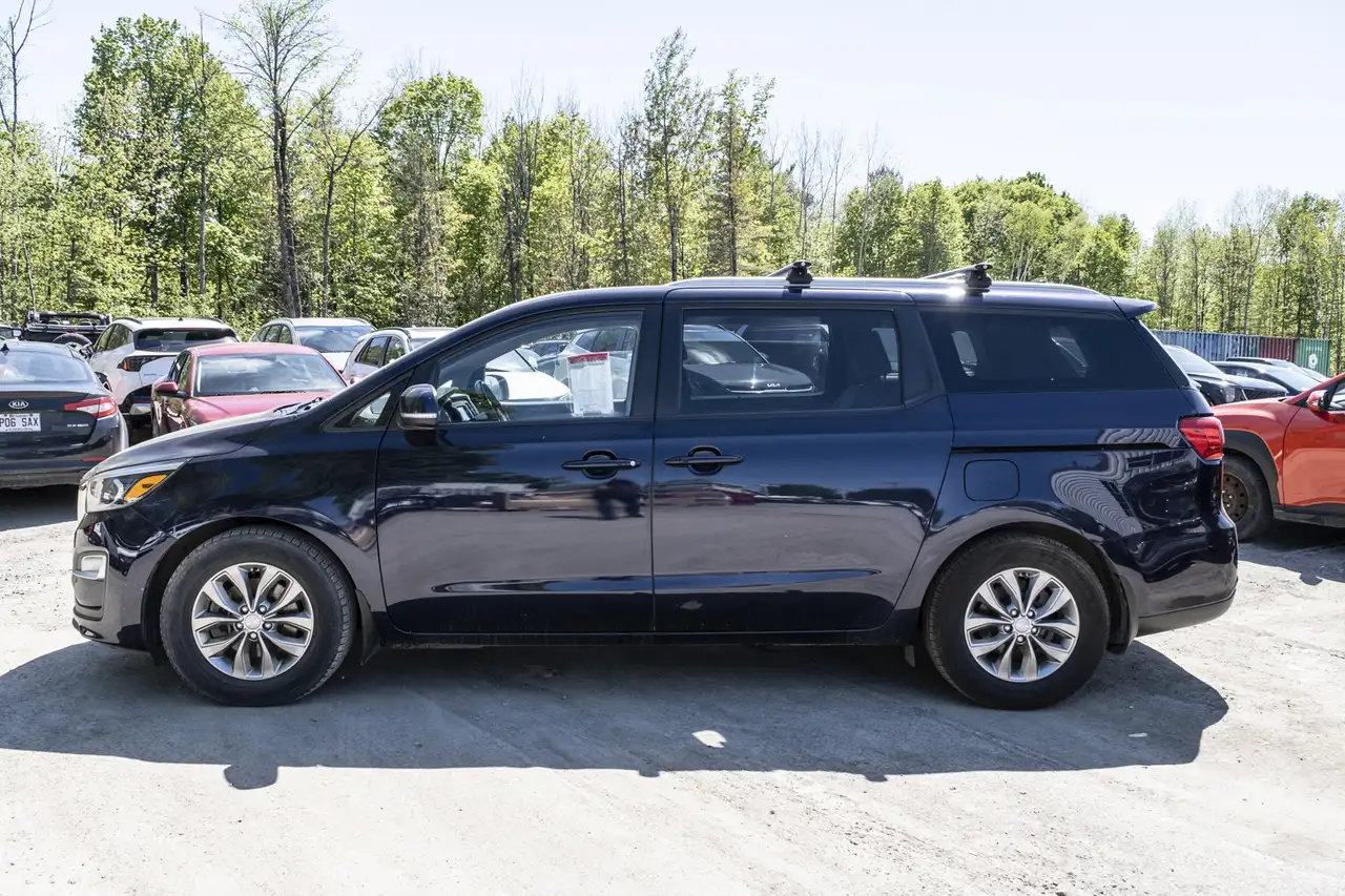 Kia Sedona снимка Kia Sedona