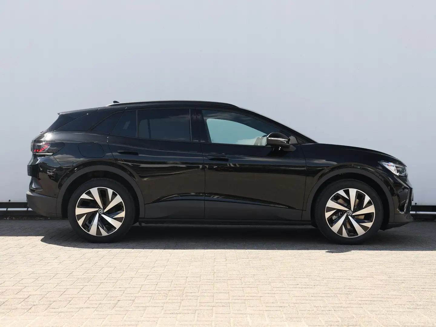 Volkswagen ID.4 Pro Limited Edition 77 kWh / 286 pk | LED Matrix | Negro - 2