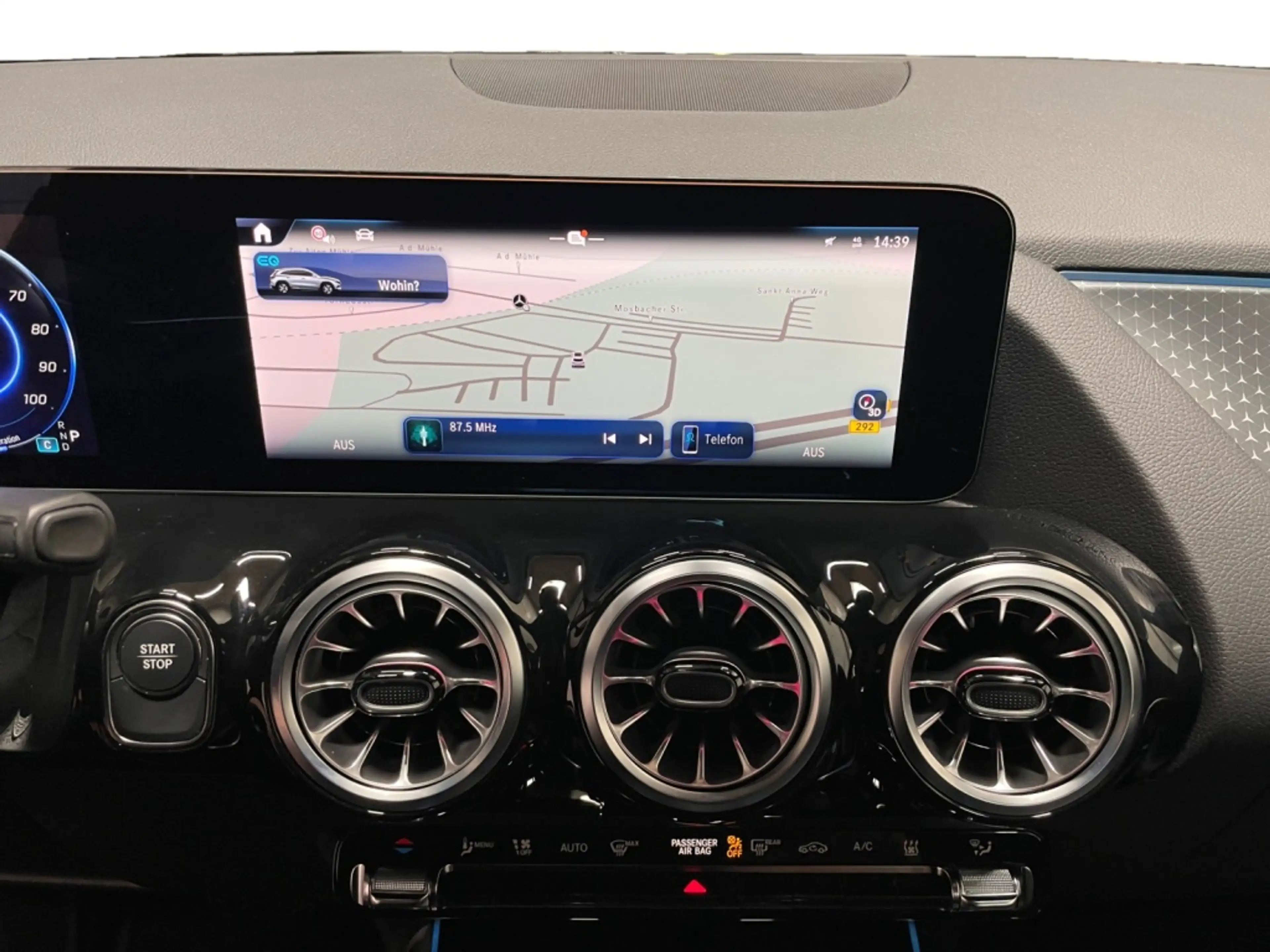 Mercedes-Benz EQA 250 + Progressive MBUX+Progressive+Wide+Cam — photo 15