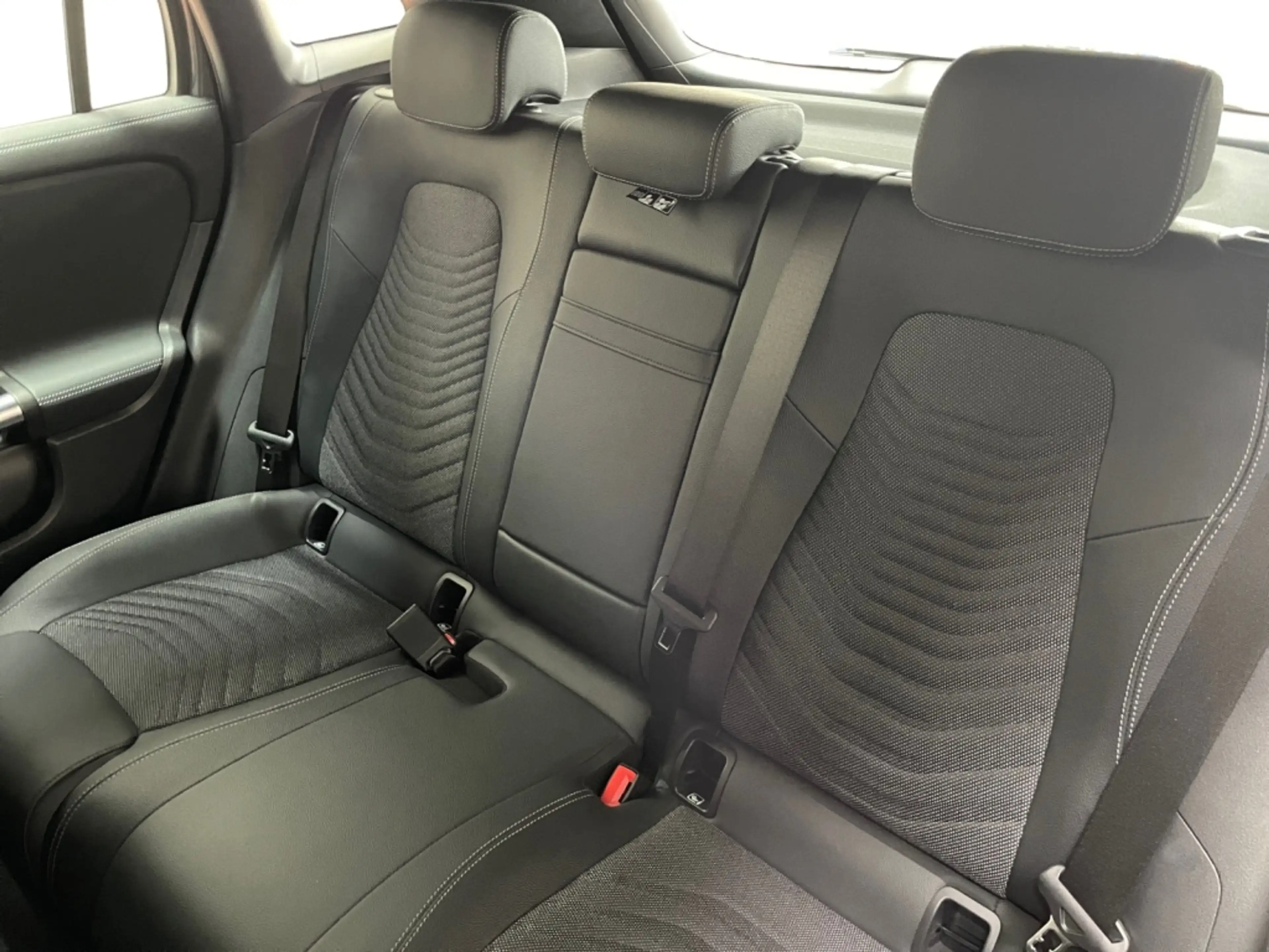 Mercedes-Benz EQA 250 + Progressive MBUX+Progressive+Wide+Cam — photo 11