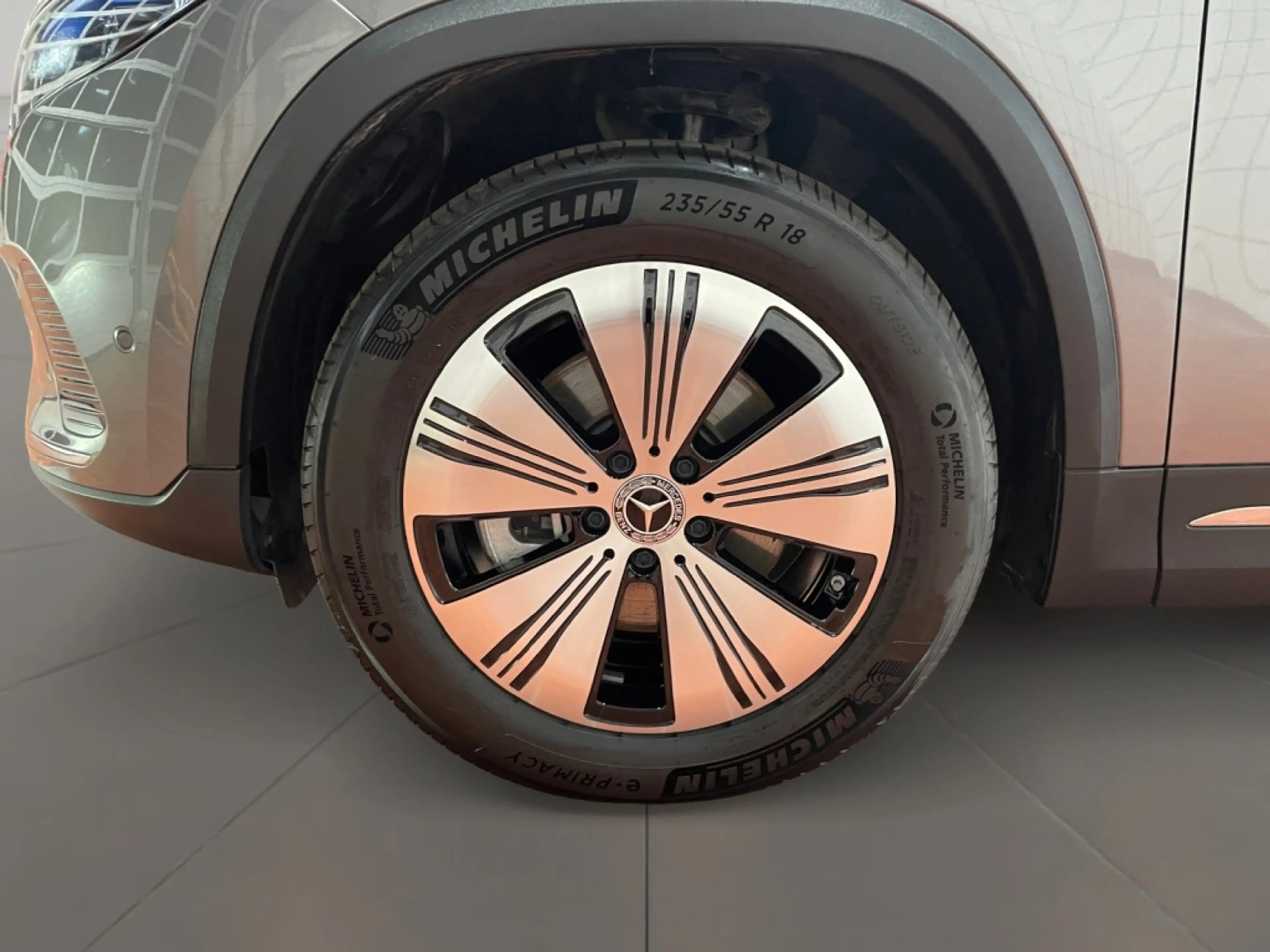 Mercedes-Benz EQA 250 + Progressive MBUX+Progressive+Wide+Cam — photo 8