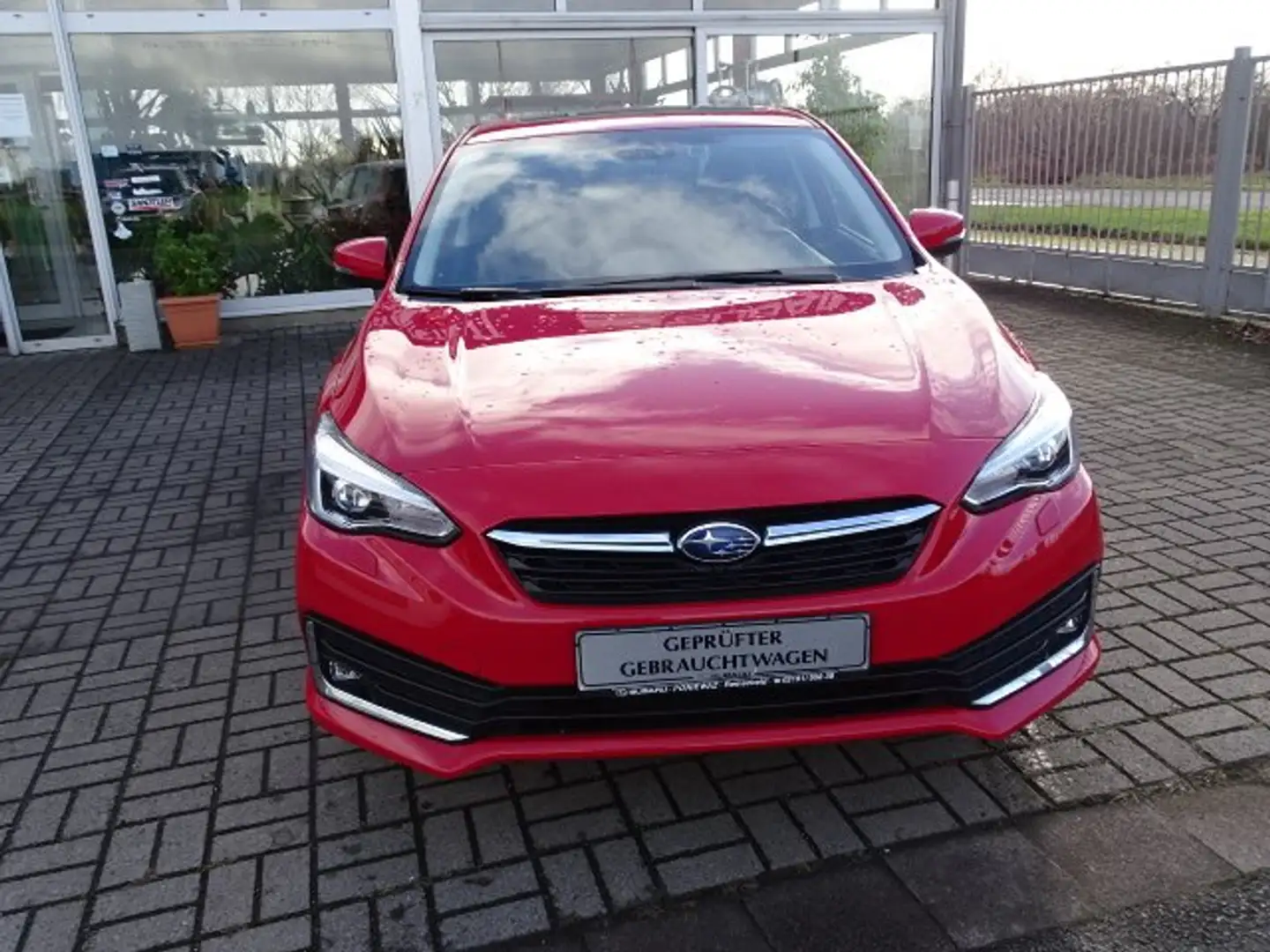 Subaru Impreza 2.0ie Lineartronic Platinum Červená - 1