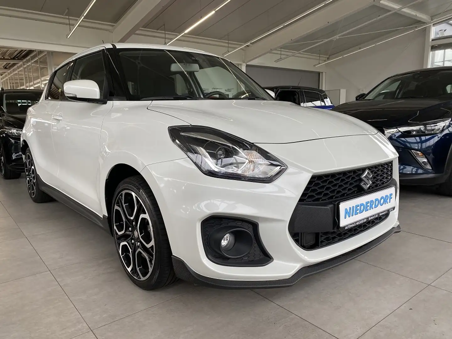 Suzuki Swift Sport 5-Türer 1.4 Boosterjet NAVI KAM Assist-Pkt Weiß - 1