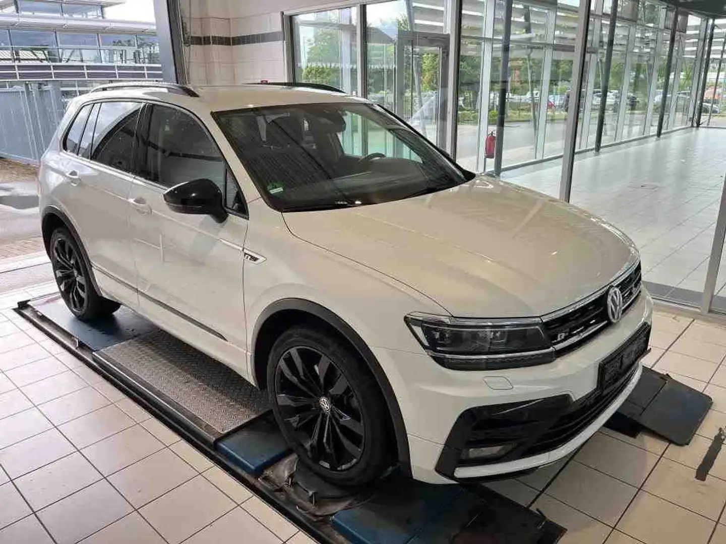 Volkswagen Tiguan 2.0 TDI R-Line 4Motion LED/ACC/PDC/AHK Weiß - 2