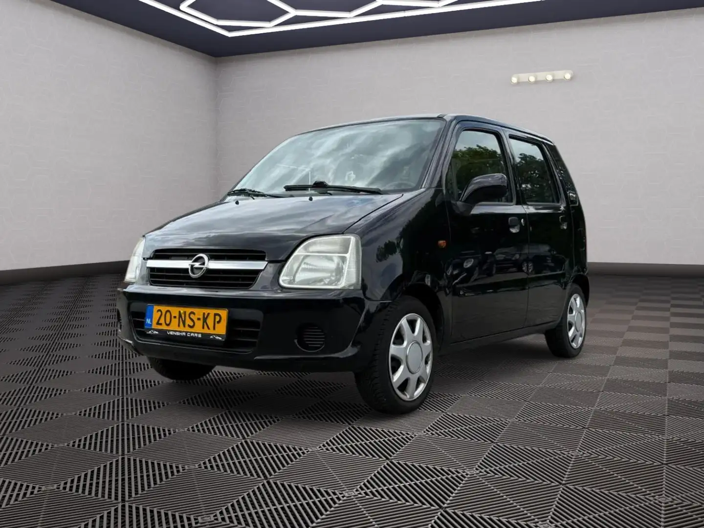 Opel Agila 1.2-16V Enjoy Zwart - 1
