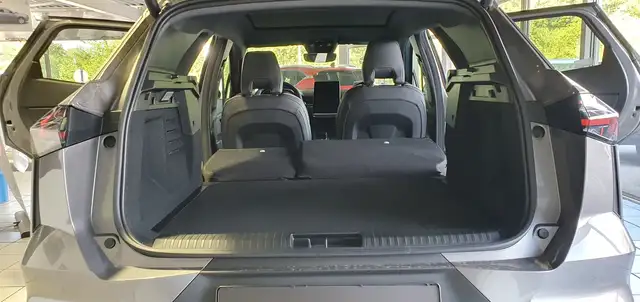 Mitsubishi Grandis view 14