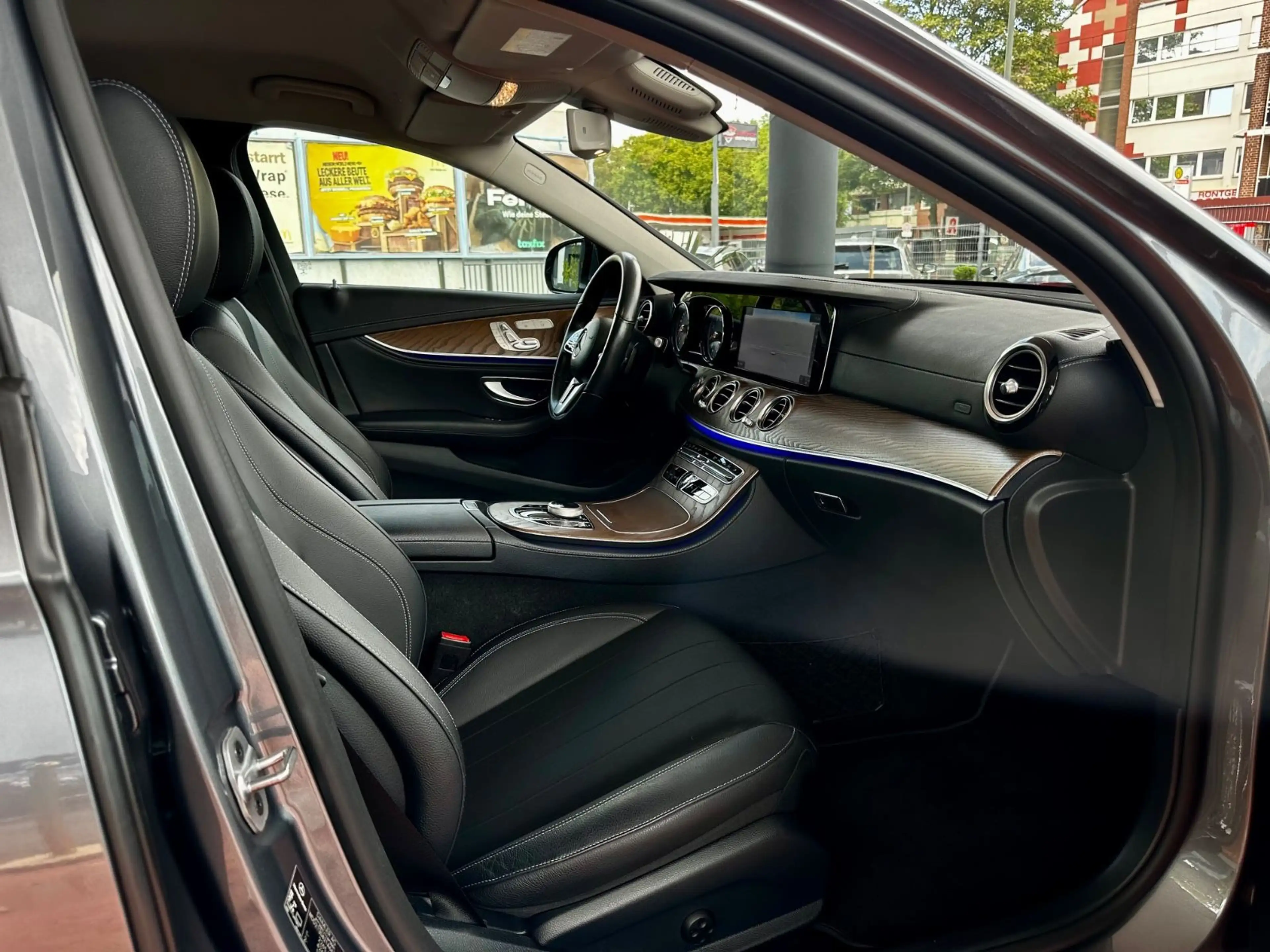 Mercedes-Benz E 200 Lim. Automatik | Exclusive | Business | — photo 30