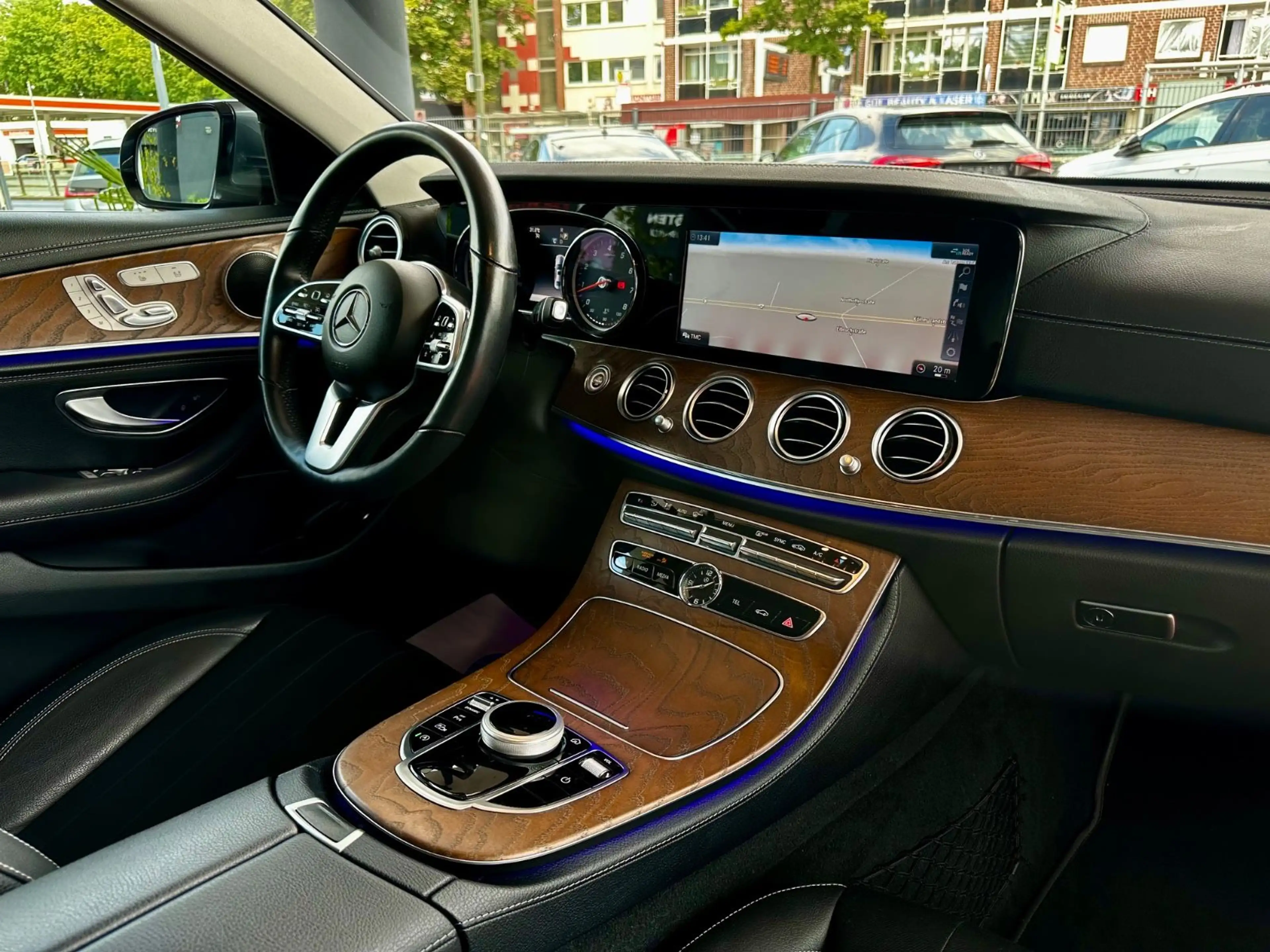 Mercedes-Benz E 200 Lim. Automatik | Exclusive | Business | — photo 29