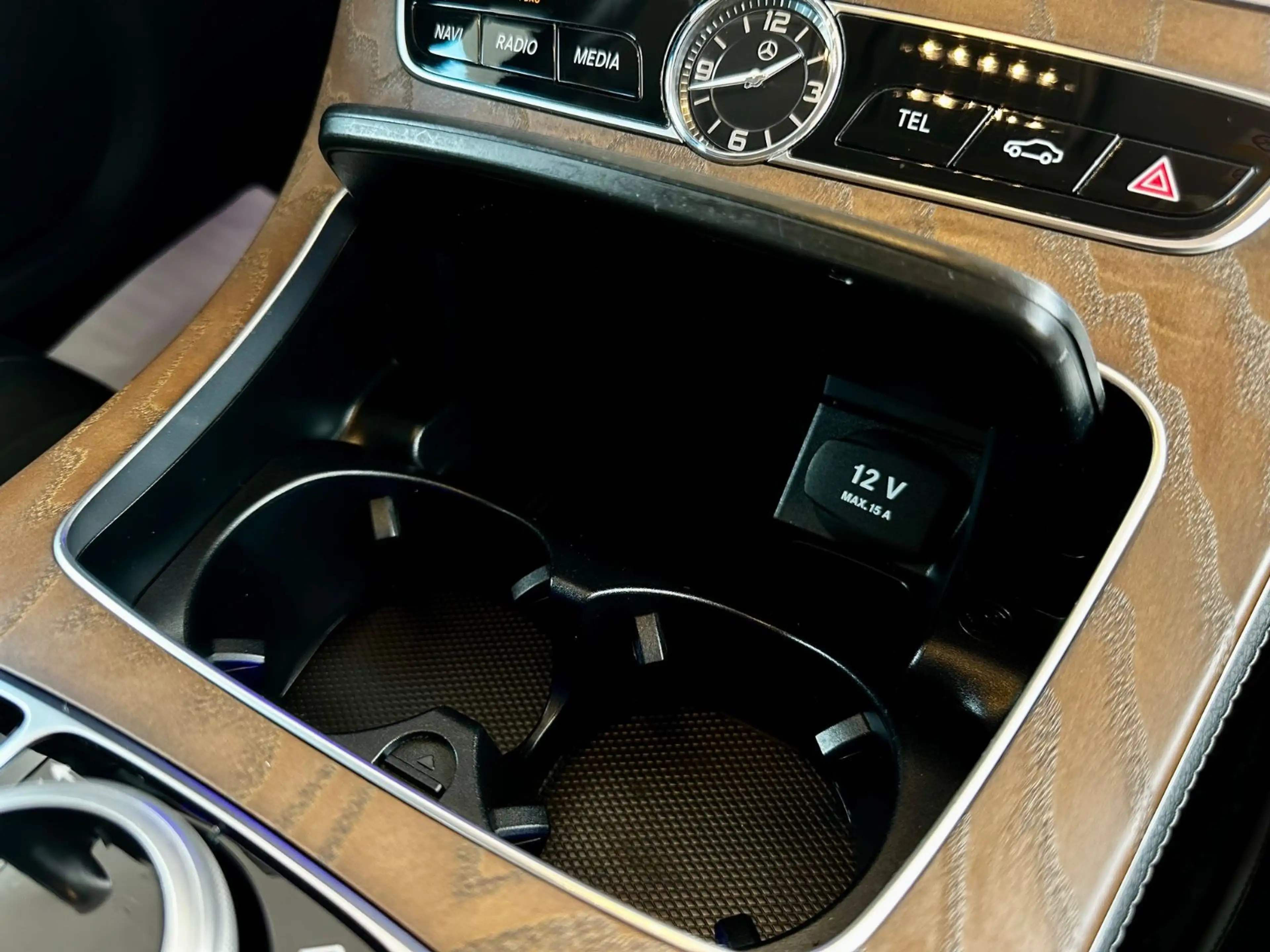 Mercedes-Benz E 200 Lim. Automatik | Exclusive | Business | — photo 23