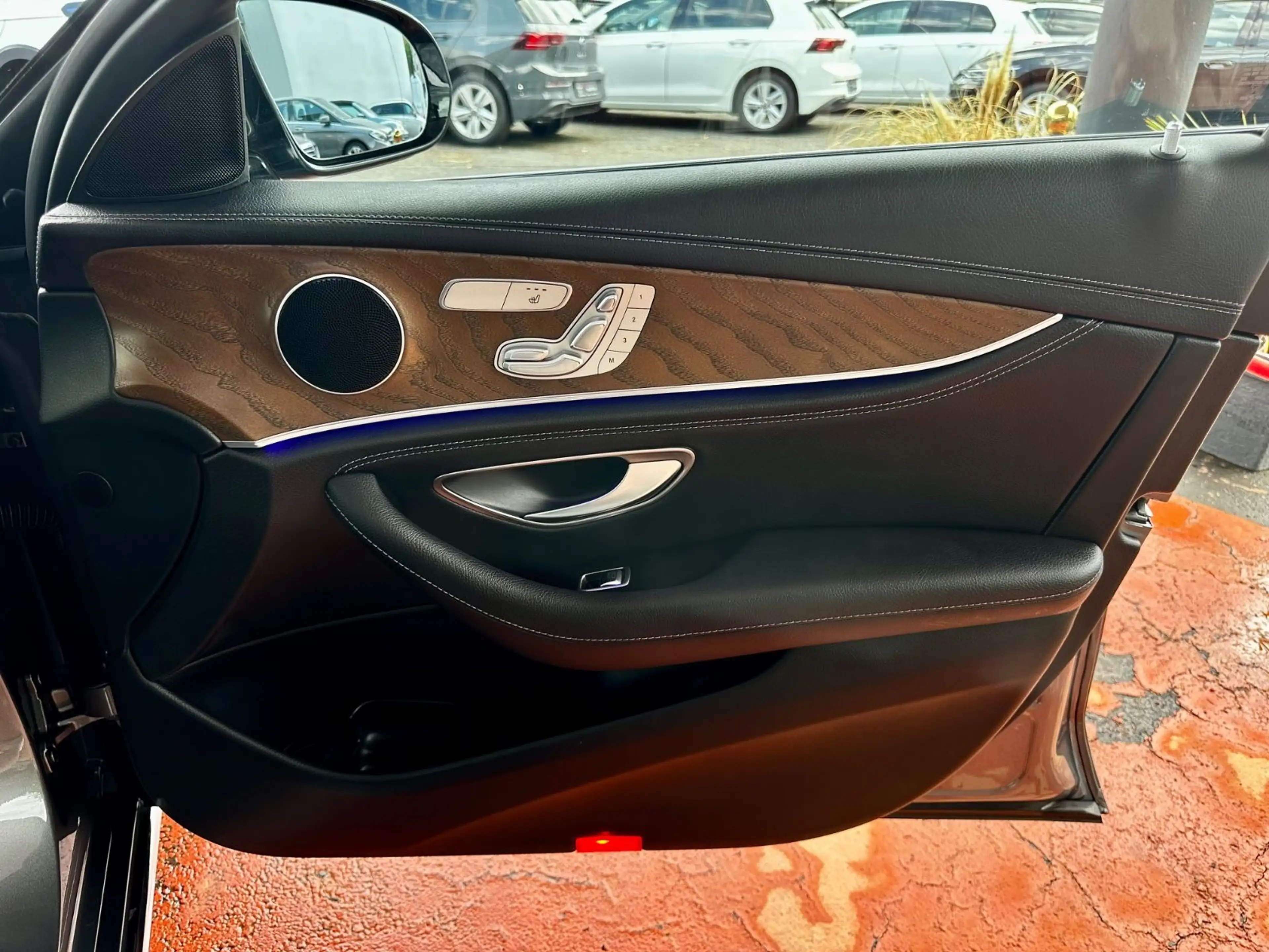 Mercedes-Benz E 200 Lim. Automatik | Exclusive | Business | — photo 33