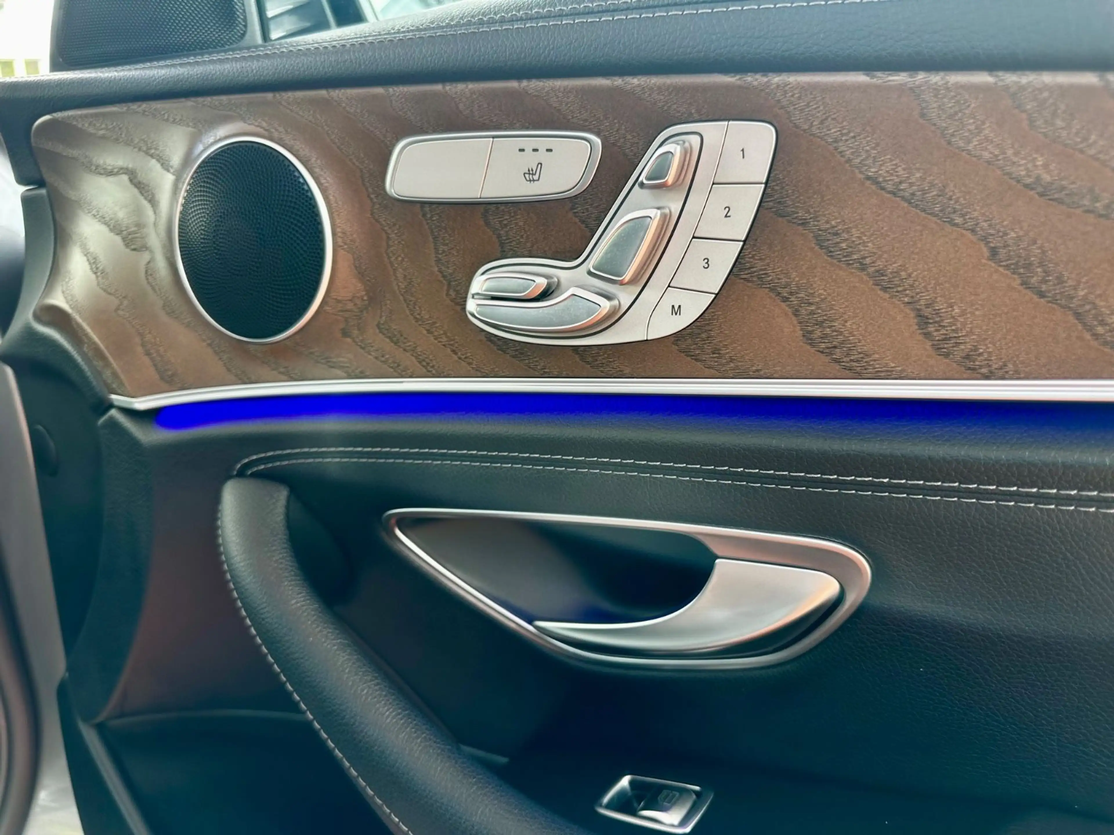 Mercedes-Benz E 200 Lim. Automatik | Exclusive | Business | — photo 32