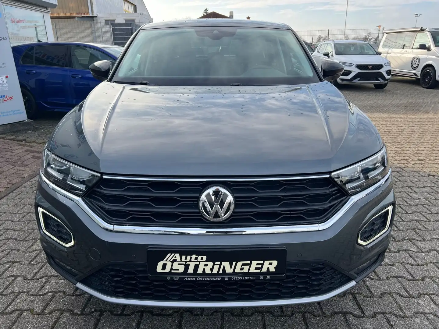 Volkswagen T-Roc IQ.DRIVE 1,5 TSI AppConn Sitzhz LED Grau - 2