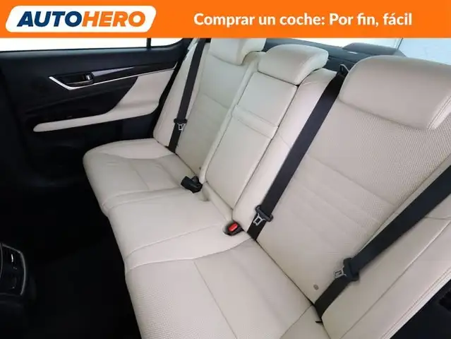Lexus GS view 15