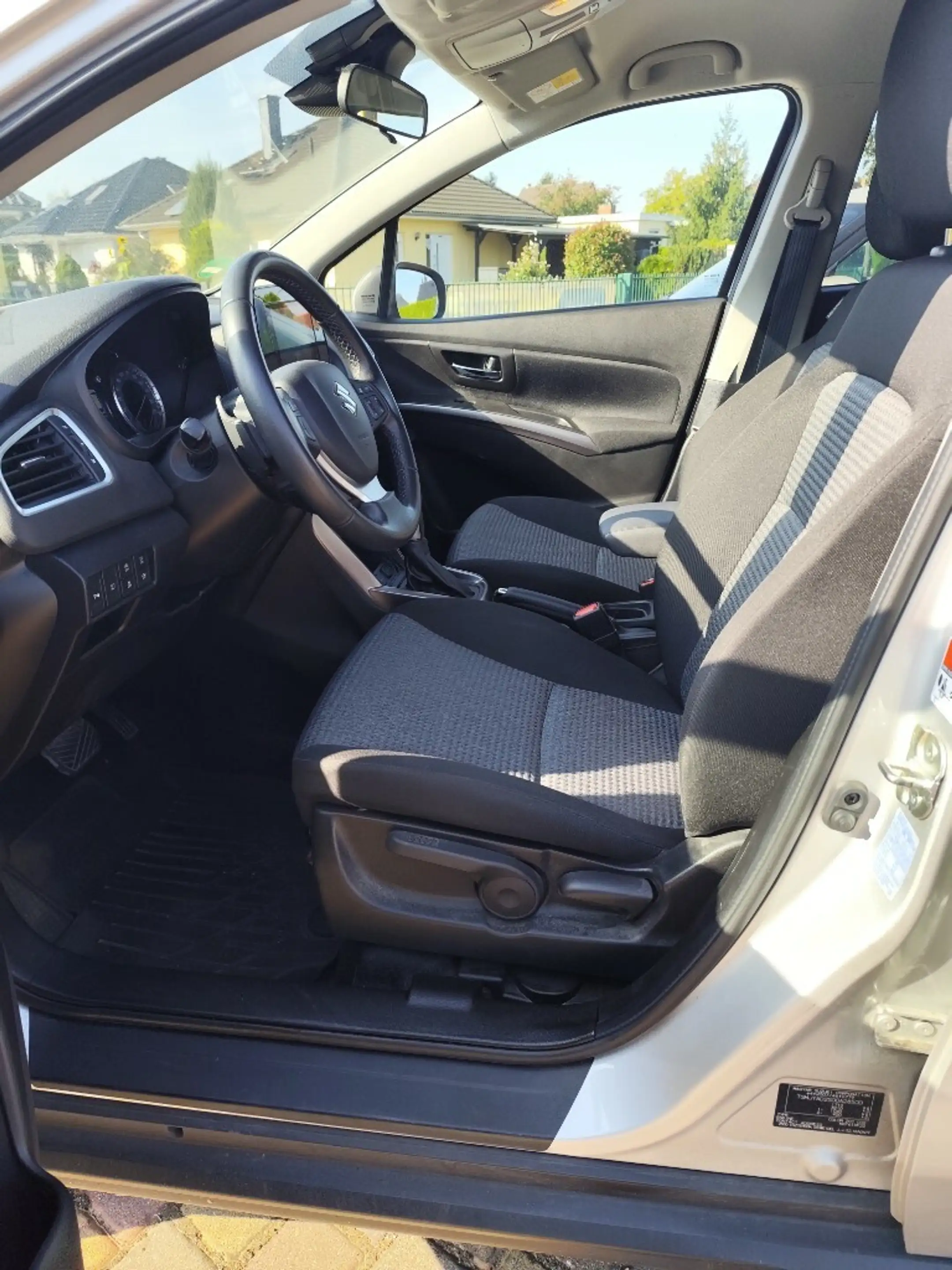 Suzuki S-Cross Comfort — photo 2