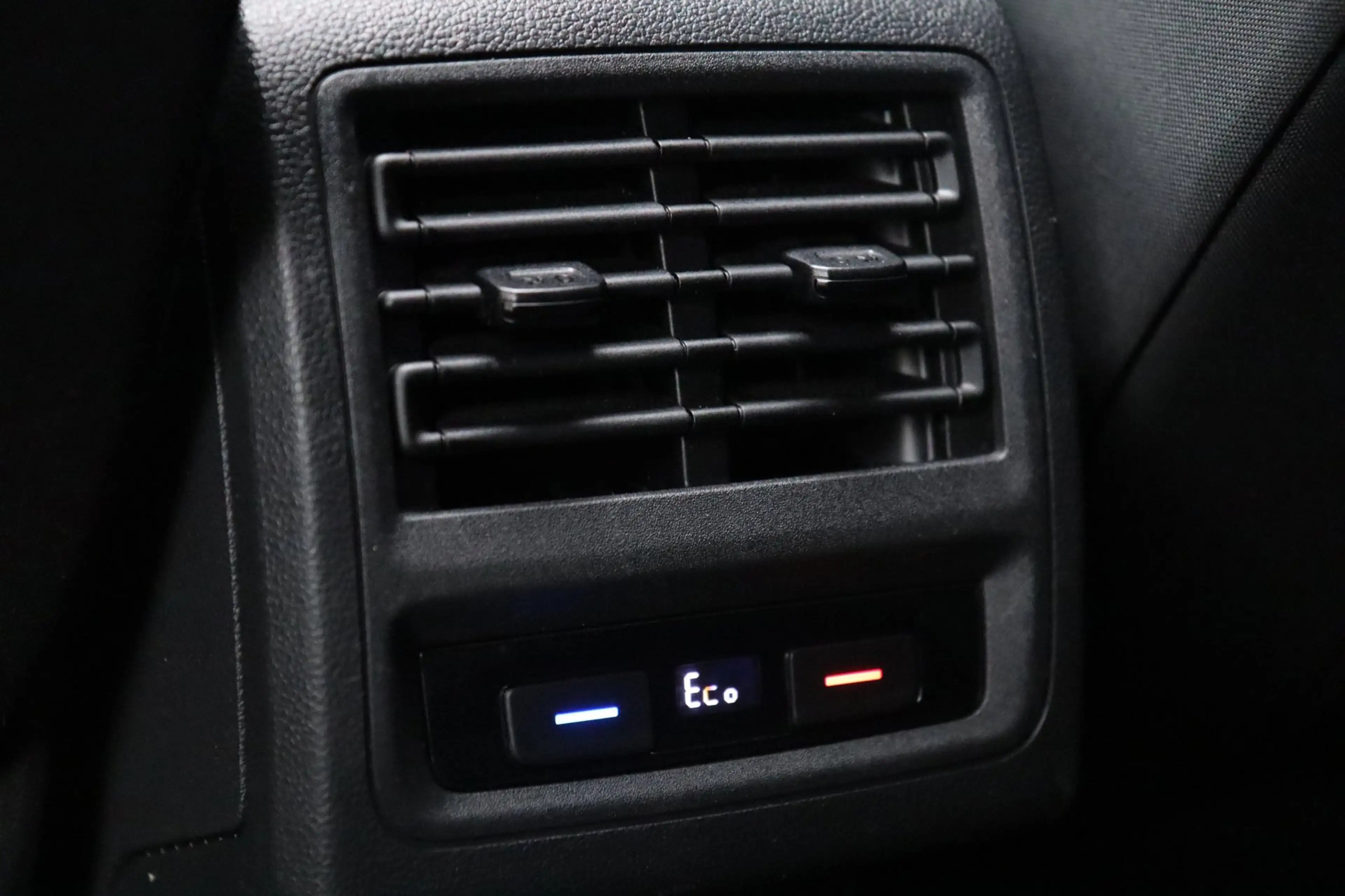 Volkswagen Golf GTE 1.4 eHybrid / PANO / CAMERA / CARPLAY / SFEERVERLI — photo 14