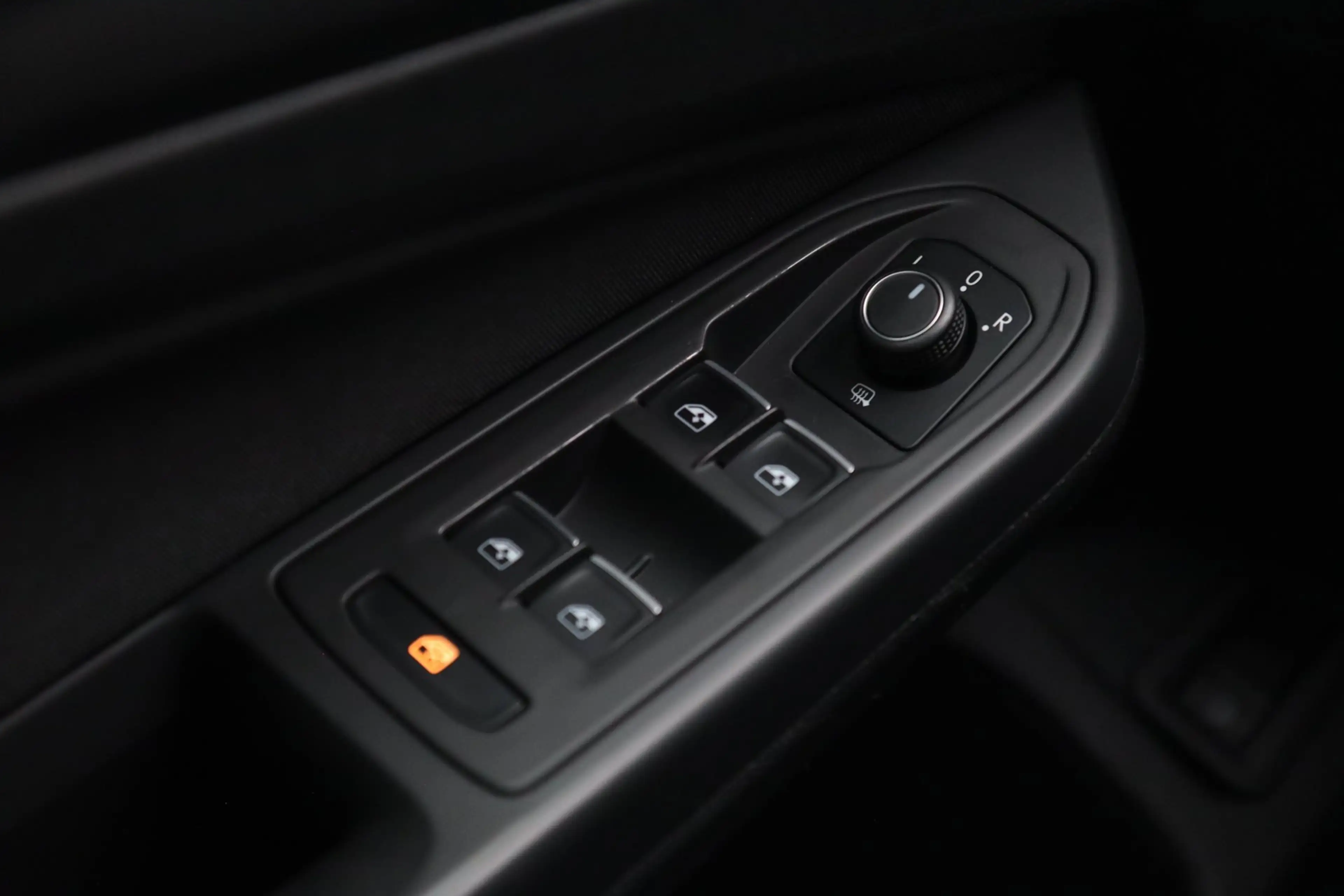 Volkswagen Golf GTE 1.4 eHybrid / PANO / CAMERA / CARPLAY / SFEERVERLI — photo 21