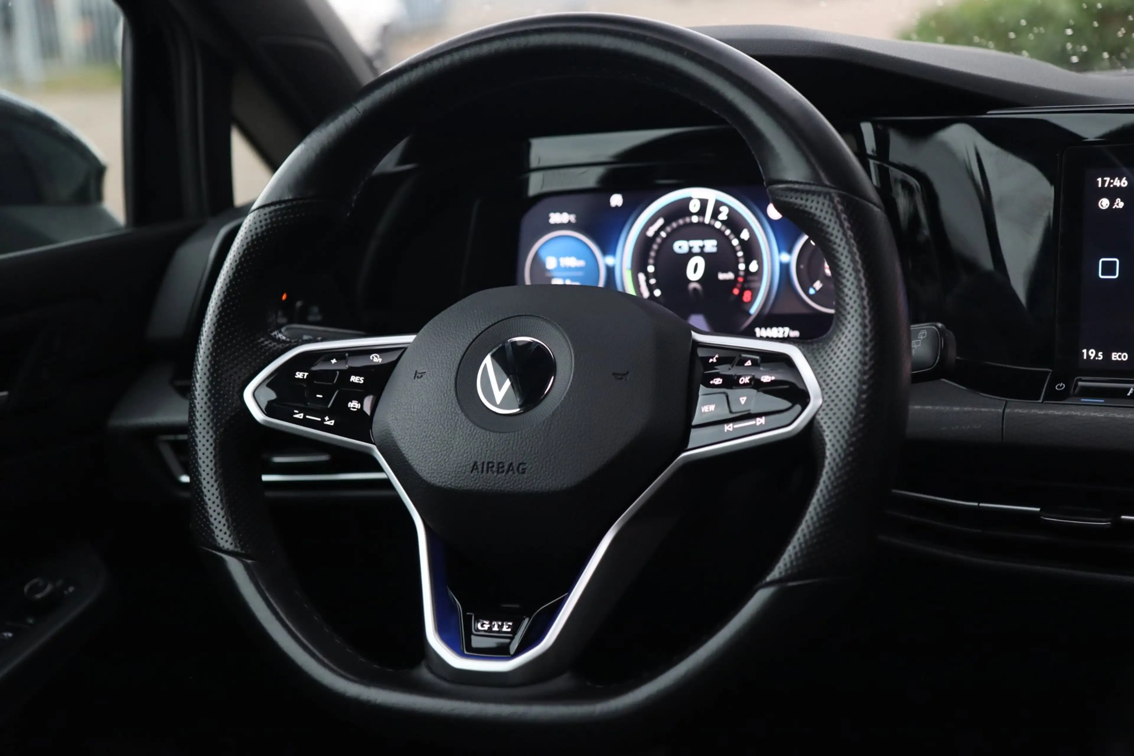Volkswagen Golf GTE 1.4 eHybrid / PANO / CAMERA / CARPLAY / SFEERVERLI — photo 15