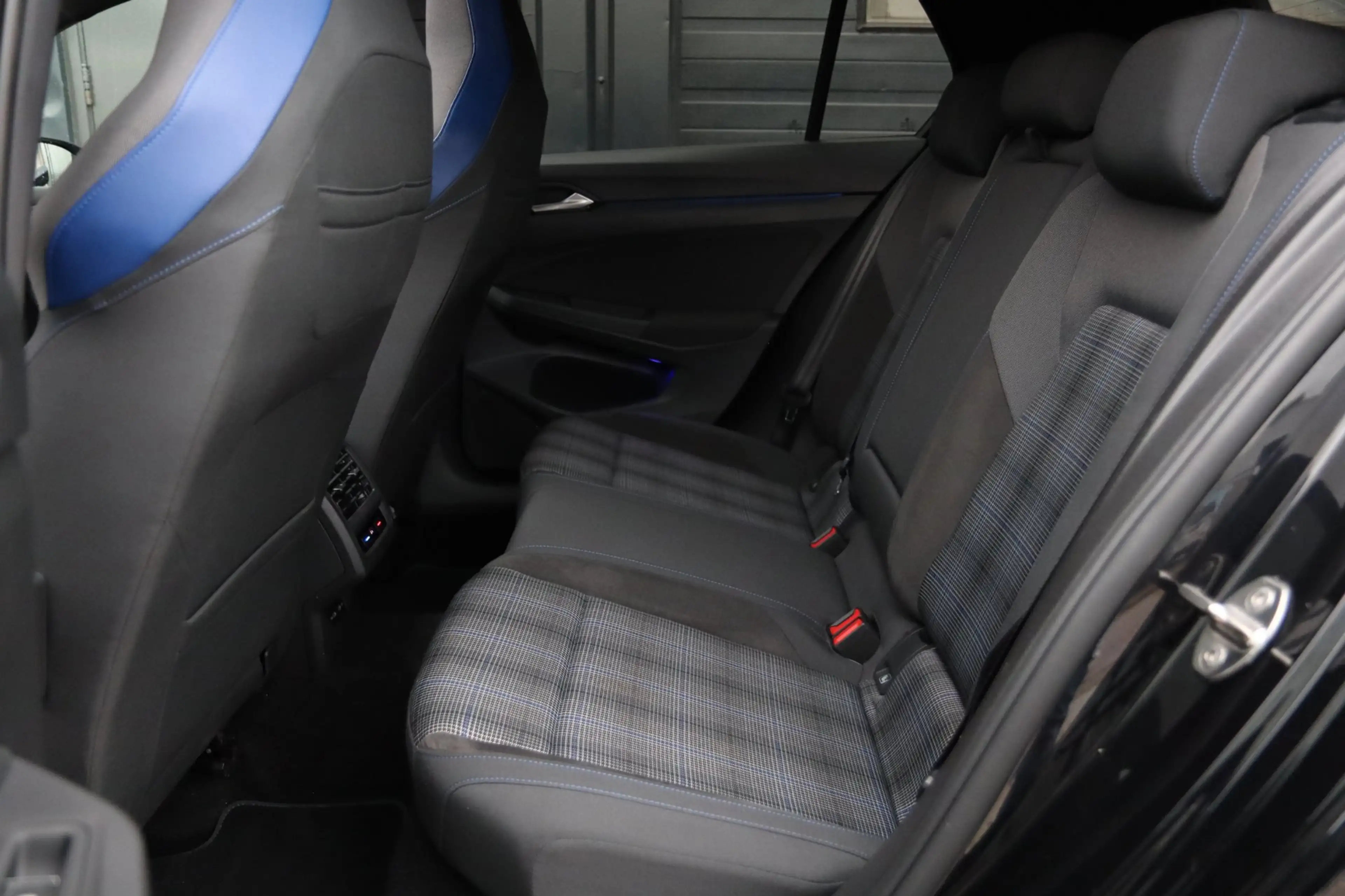 Volkswagen Golf GTE 1.4 eHybrid / PANO / CAMERA / CARPLAY / SFEERVERLI — photo 13