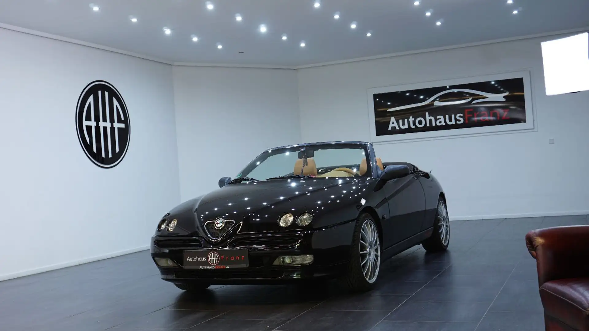 Alfa Romeo Spider 2.0T.Spark*Zustand gut*Bluetooth*MacAudio Schwarz - 1