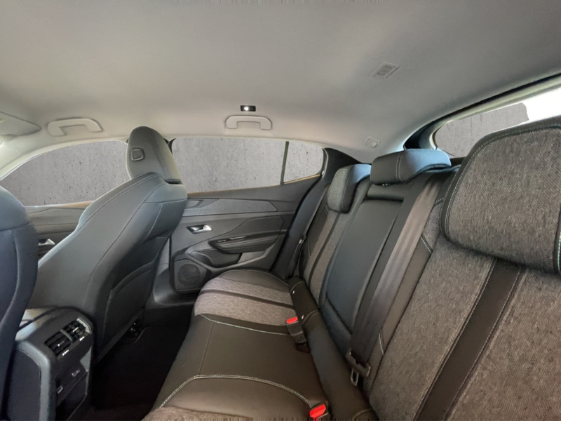 Peugeot 408 PT - Allure 130 EAT8 Navi LED ACC CarPlay Kamera — photo 8