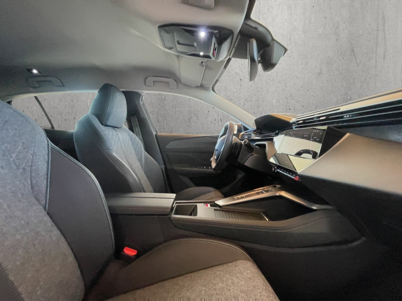 Peugeot 408 PT - Allure 130 EAT8 Navi LED ACC CarPlay Kamera — photo 13