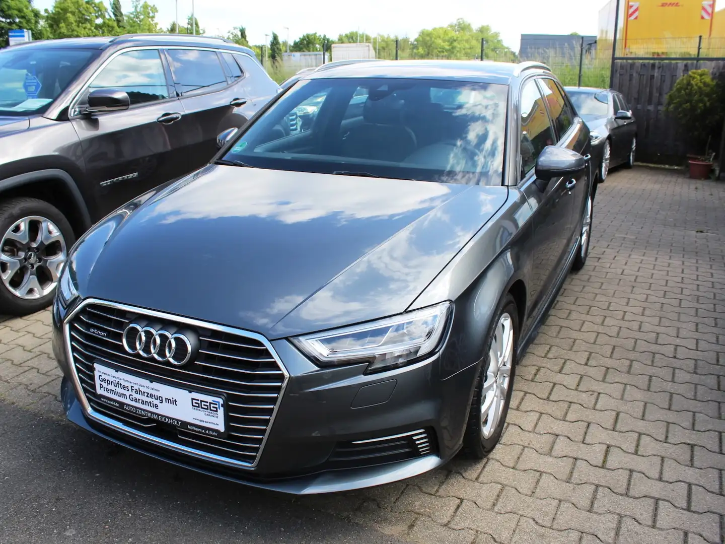 Audi A3 Sportback e-tron sport S-line Automatik Top Grijs - 1