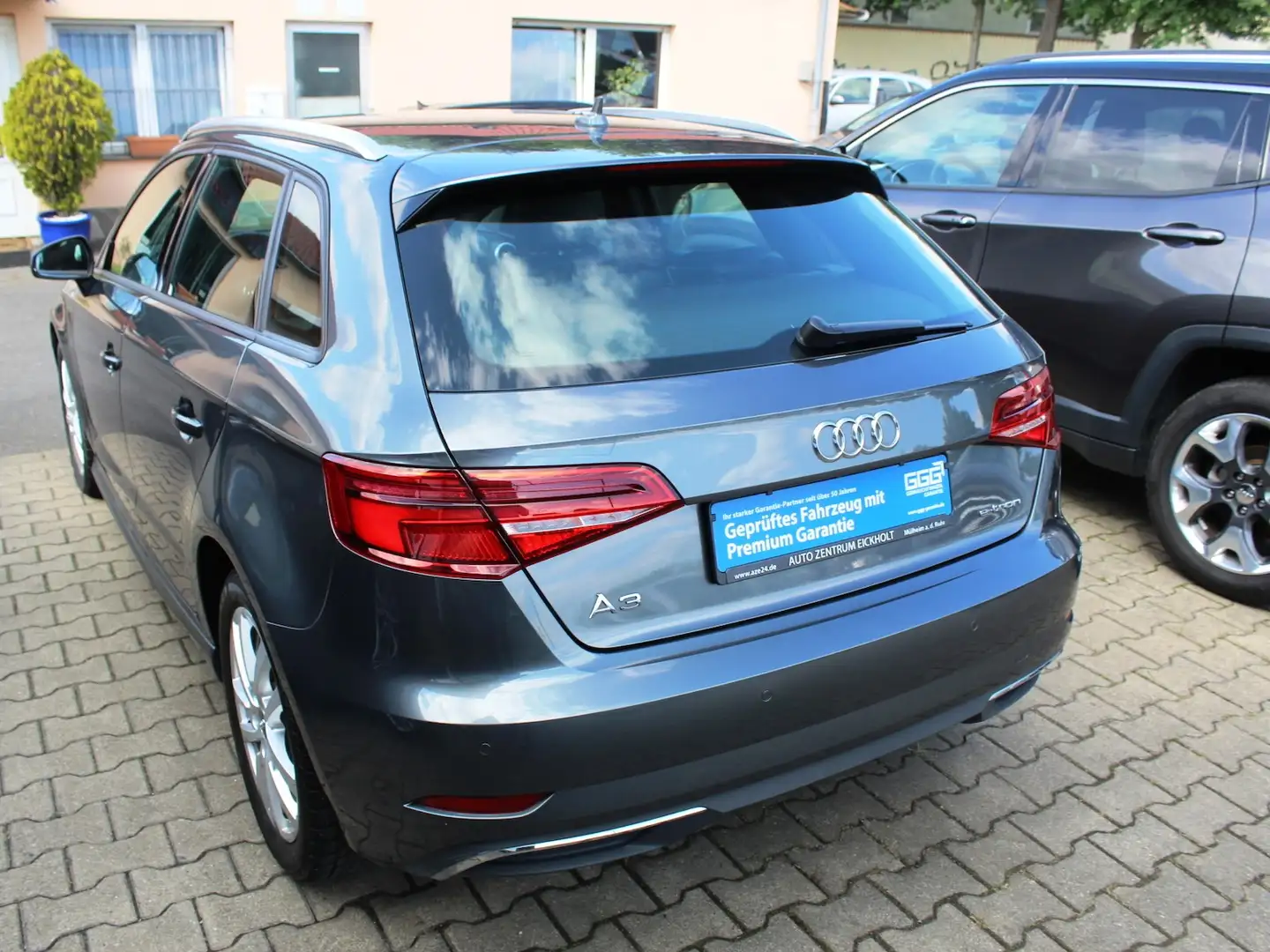 Audi A3 Sportback e-tron sport S-line Automatik Top Grijs - 2