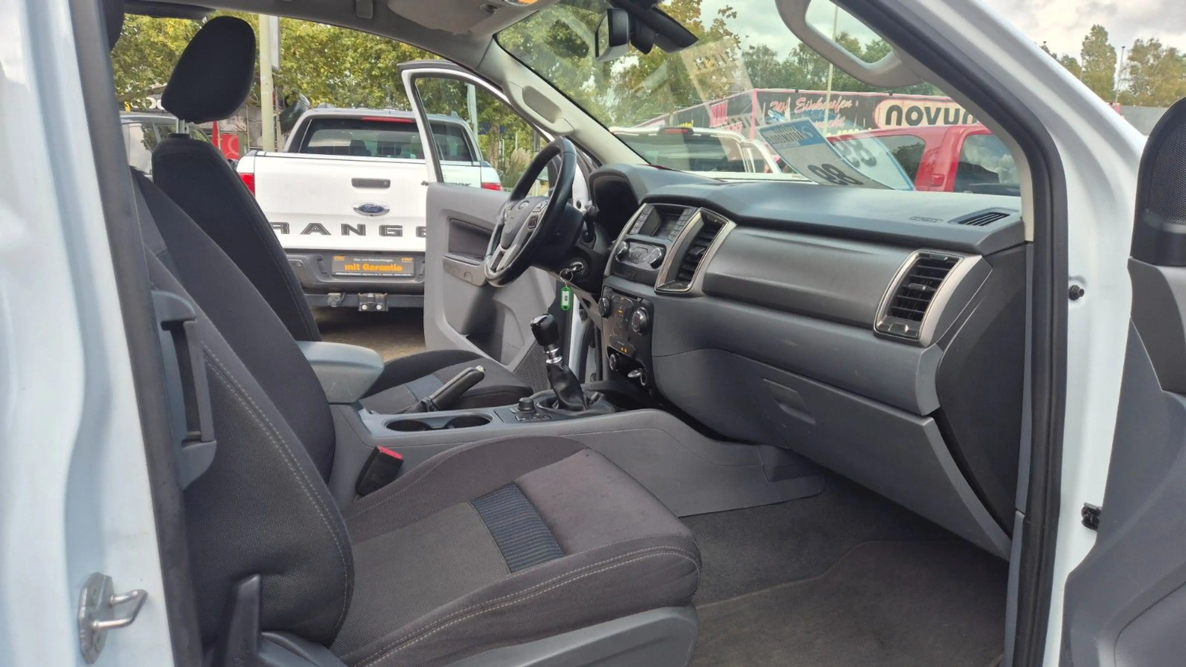 Ford Ranger XLT Extrakabine 4x4* — photo 12