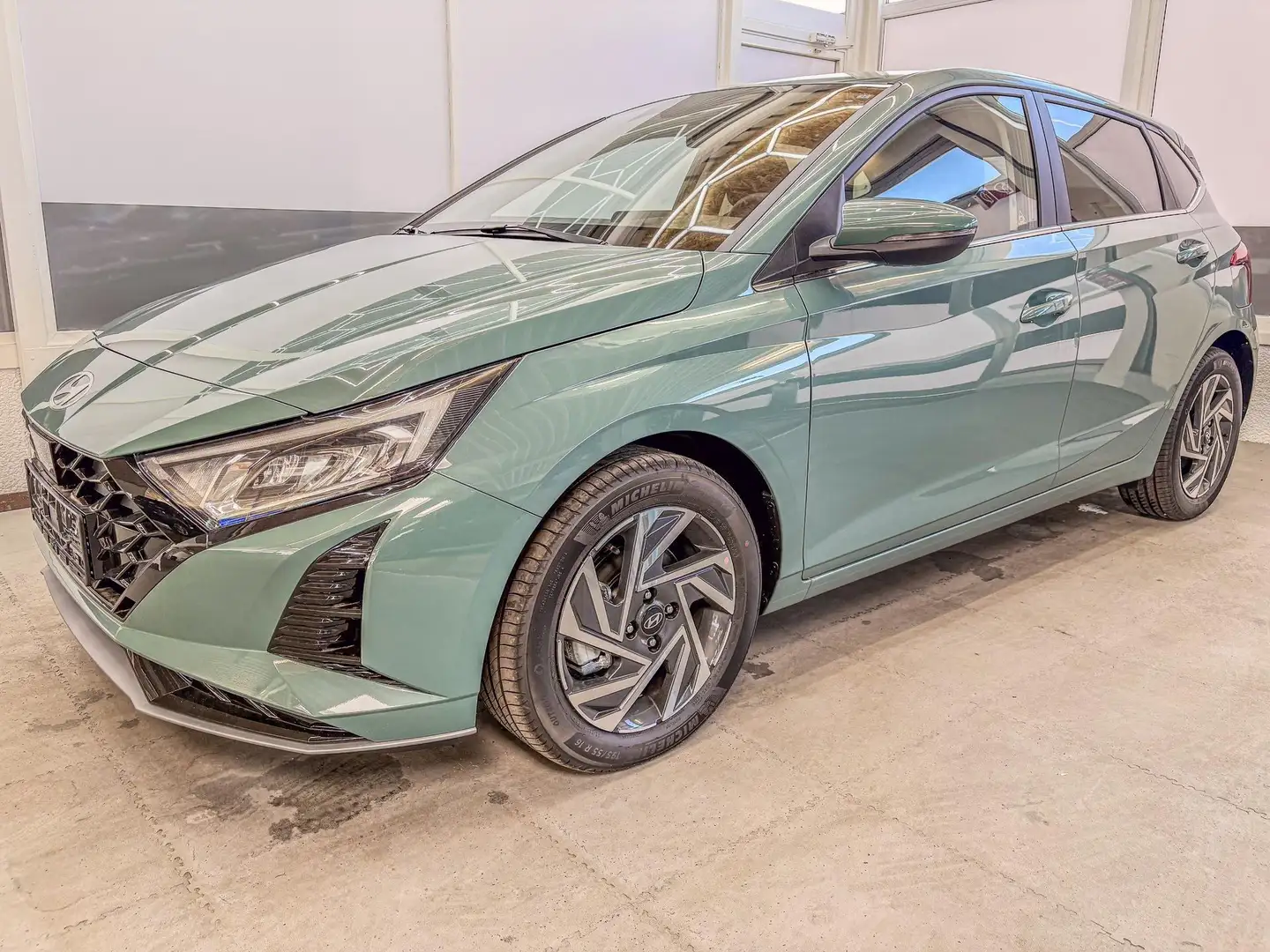 Hyundai i20 STYLE DCT ACC SHZ NAVI RFK 1.0 T-GDi DCT 73,6kW... Grün - 1