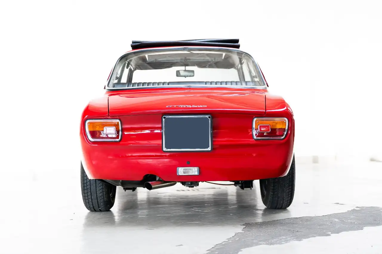 Alfa Romeo GT 1.6 Junior - Nut & Bolt Restoration - Sunroof - Bi, foto 5
