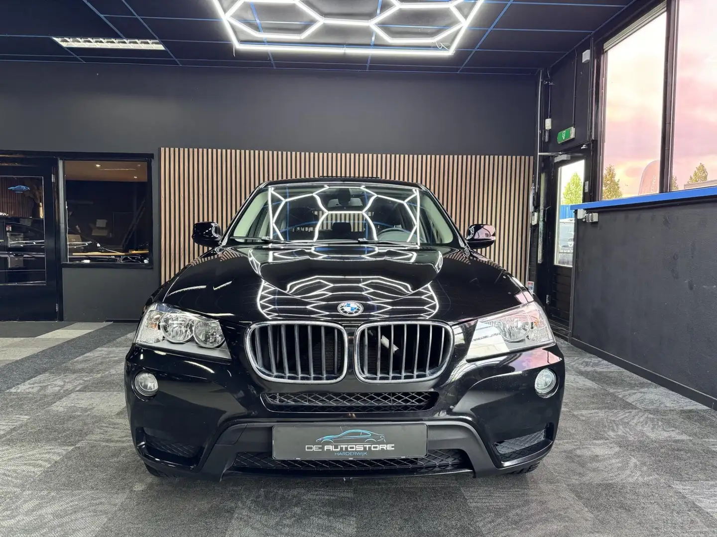 BMW X3 XDrive20d 1e Eig Compleet Bmw onderhouden Airco El Zwart - 2