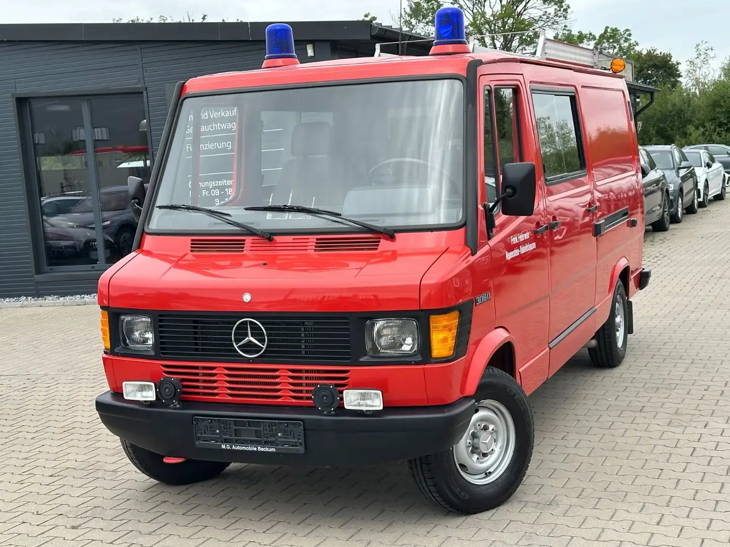 Mercedes-Benz 308 D-KA FEUERWEHR original Zustand ohne Rost Rot - 1