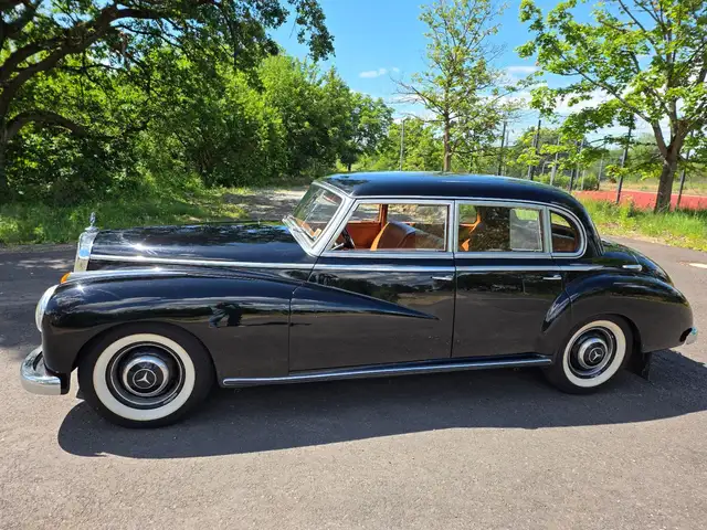 Mercedes-Benz 300