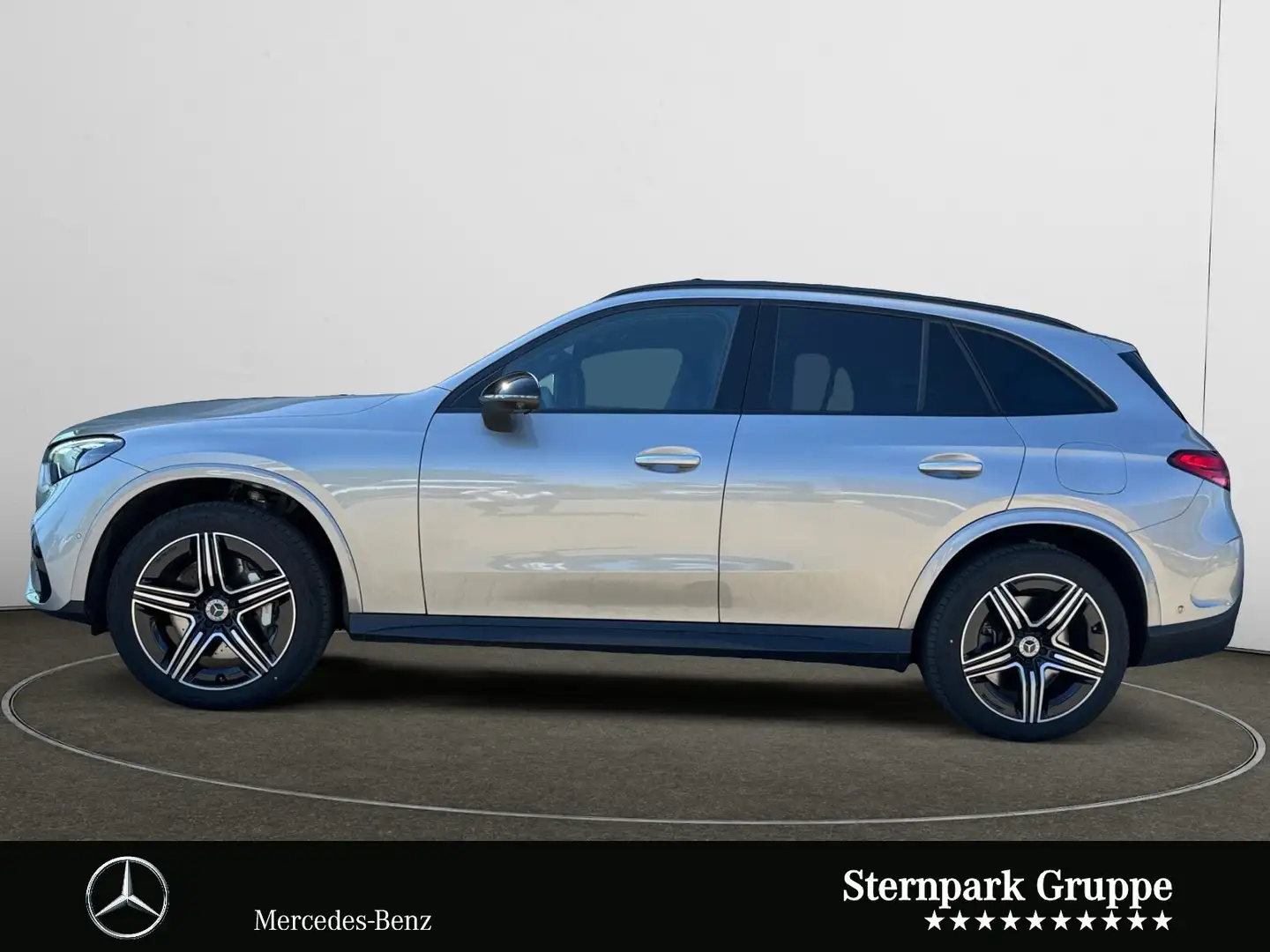 Mercedes-Benz GLC 300 GLC 300 e 4M AMG Distro+AHK+Pano+360°+HuD+Night+ Silber - 2