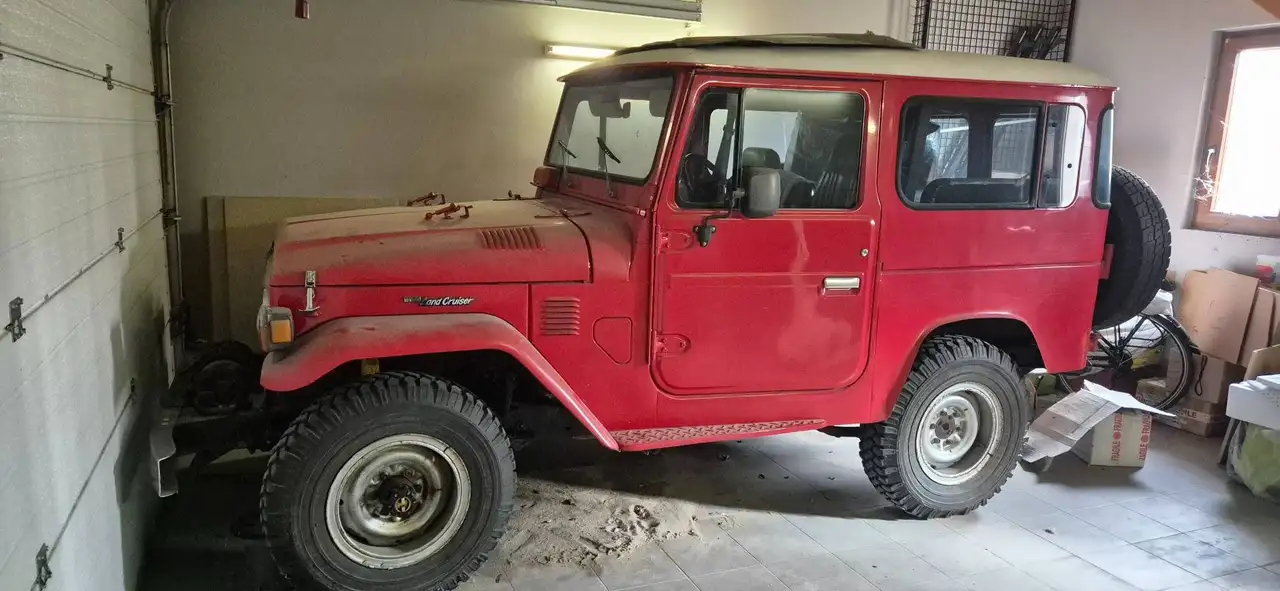 Toyota FJ40 2F Benzina, foto 1