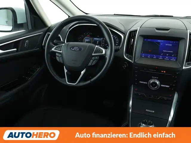 Ford S-Max view 13