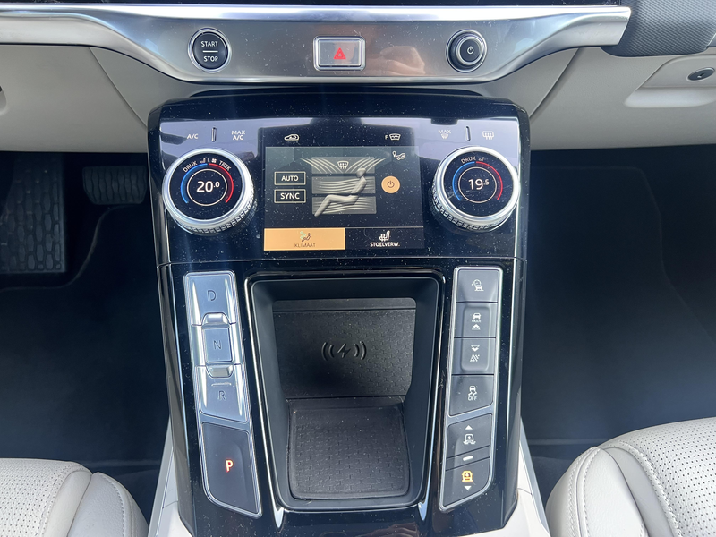 Jaguar I-Pace EV400 R-Dynamic SE — photo 13