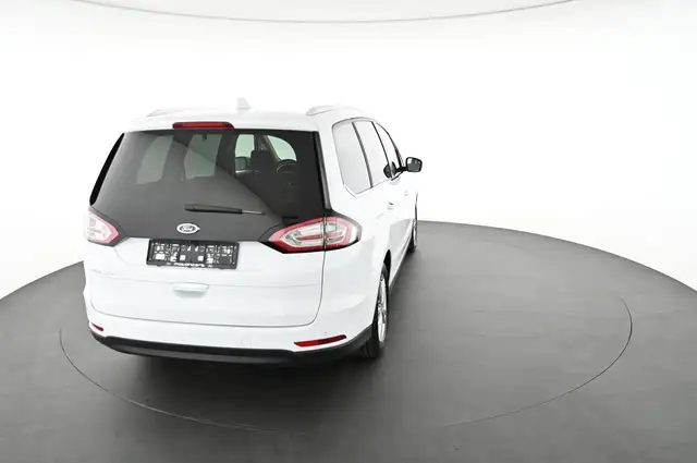 Ford Galaxy view 12