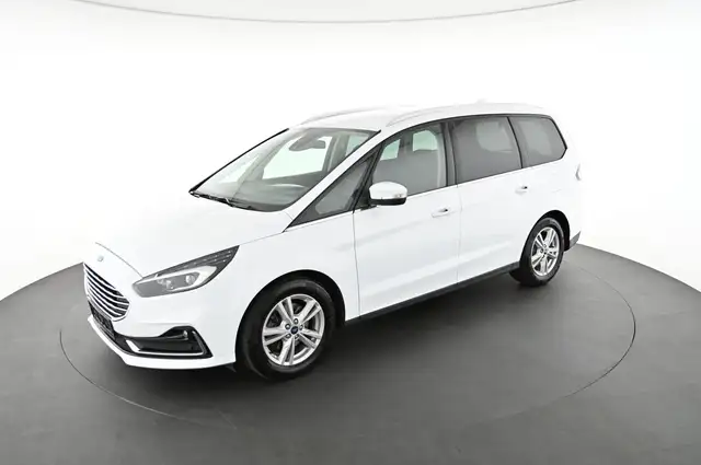 Ford Galaxy view 3