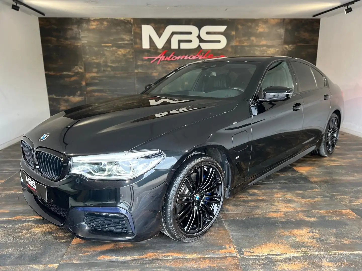 BMW 530 530e *PACK M *FEUX LASER *CAMERA *CARPLAY *SIEG EL Noir - 1