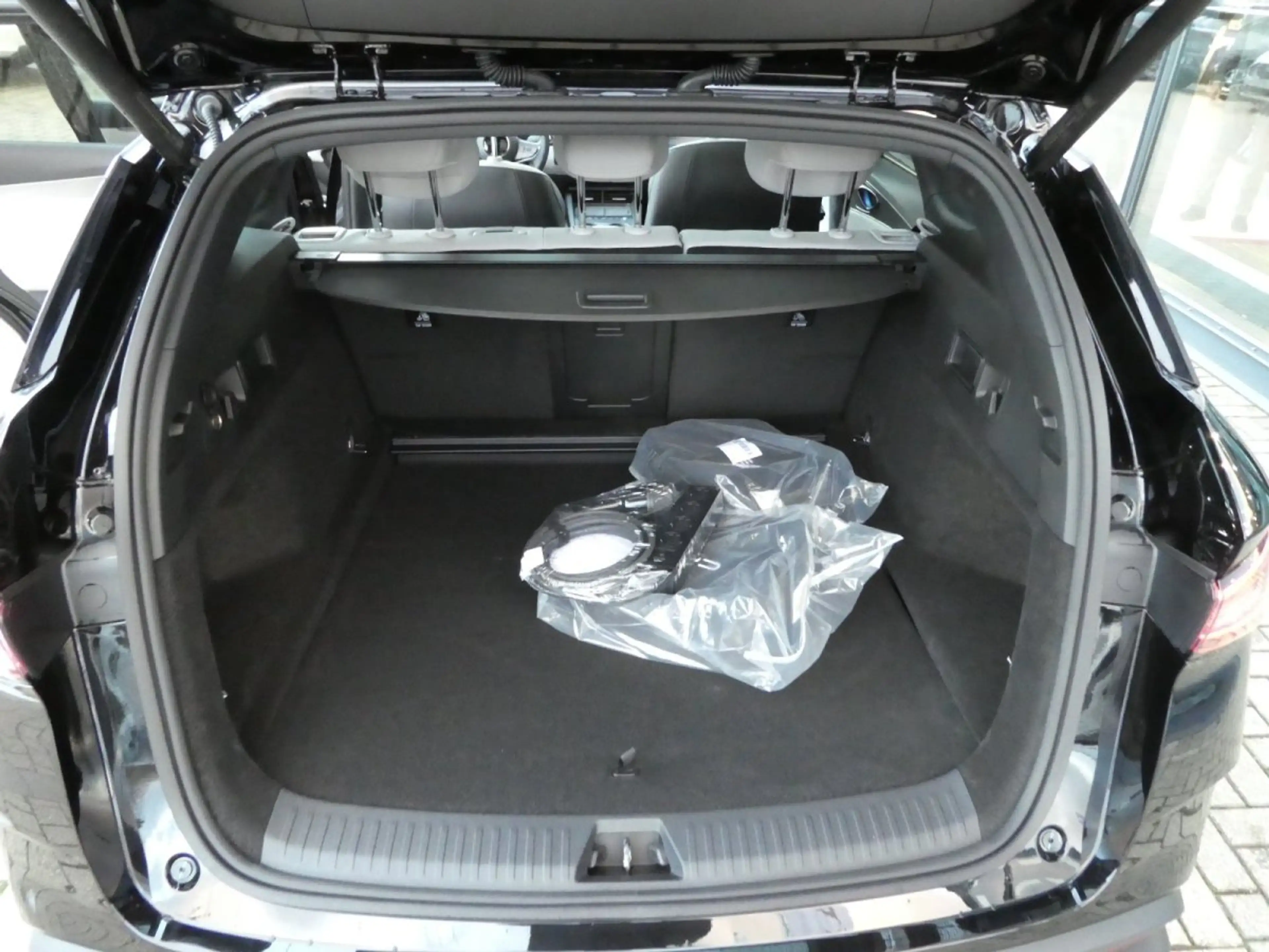 BYD Seal 6 DM-I Touring Comfort *Privacy*Pano*Leder*360Grad* — photo 10