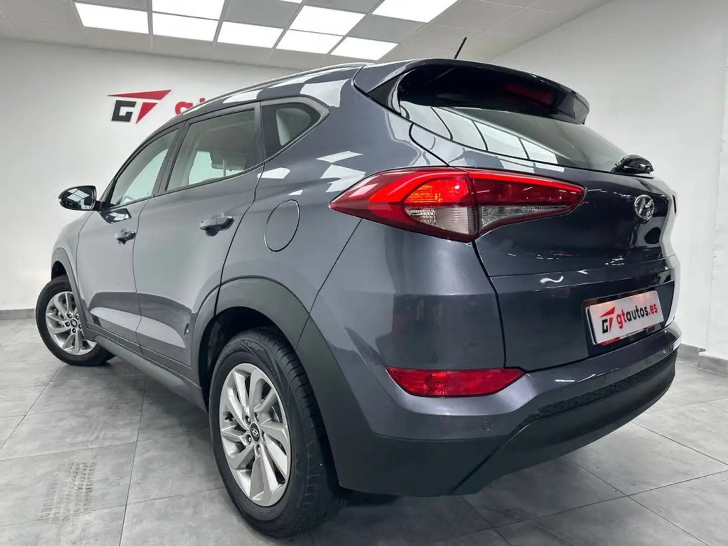 Hyundai TUCSON 1.7 CRDi Klass BlueDrive 115CV Gris - 1