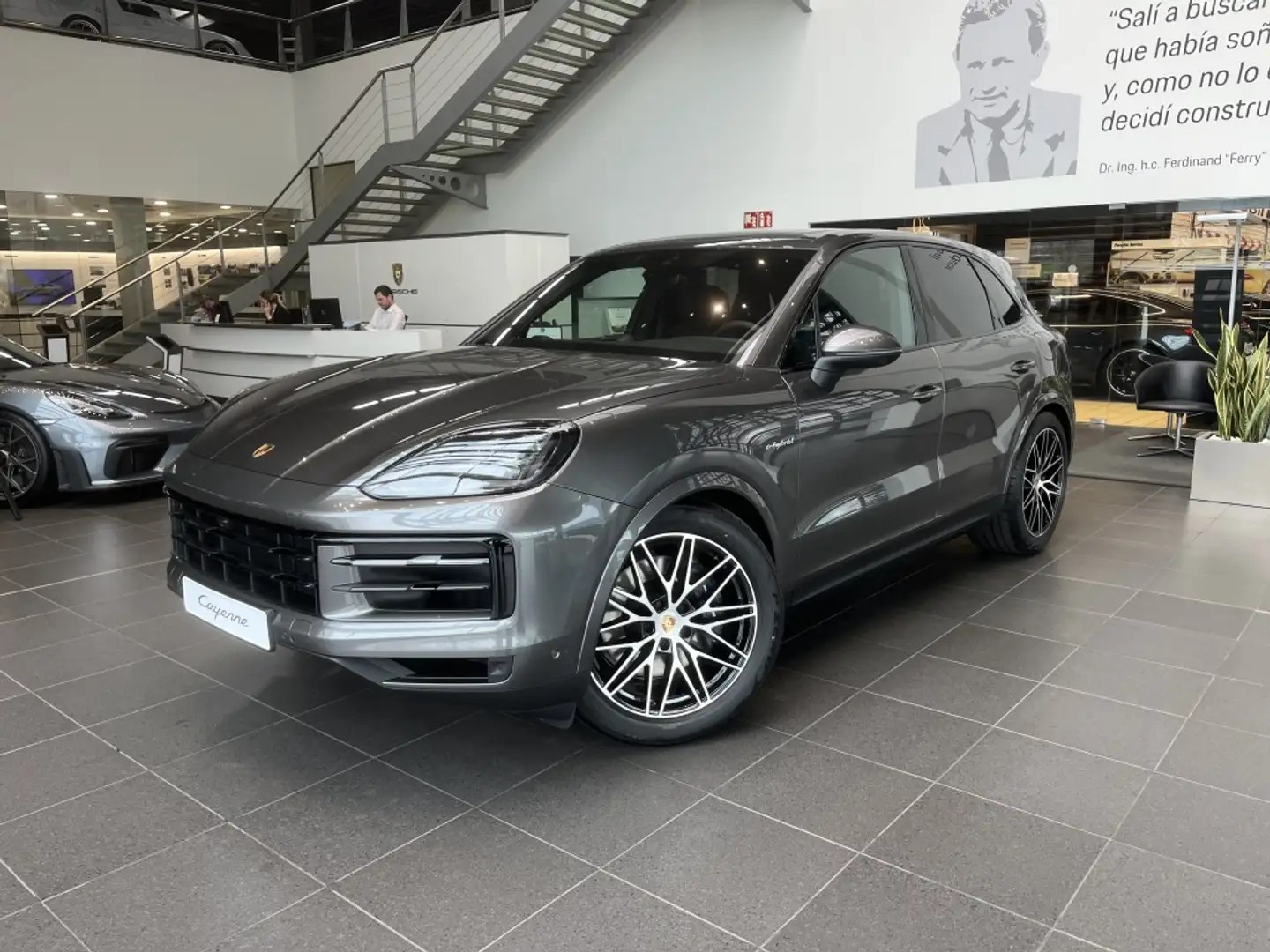 Porsche Cayenne E-Hybrid Aut. Gris - 1