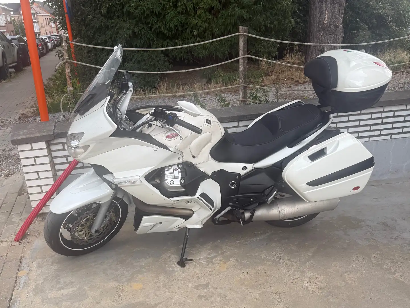 Moto Guzzi Norge 1200 Moto Guzzi Norge 1200 8v GT White - 1
