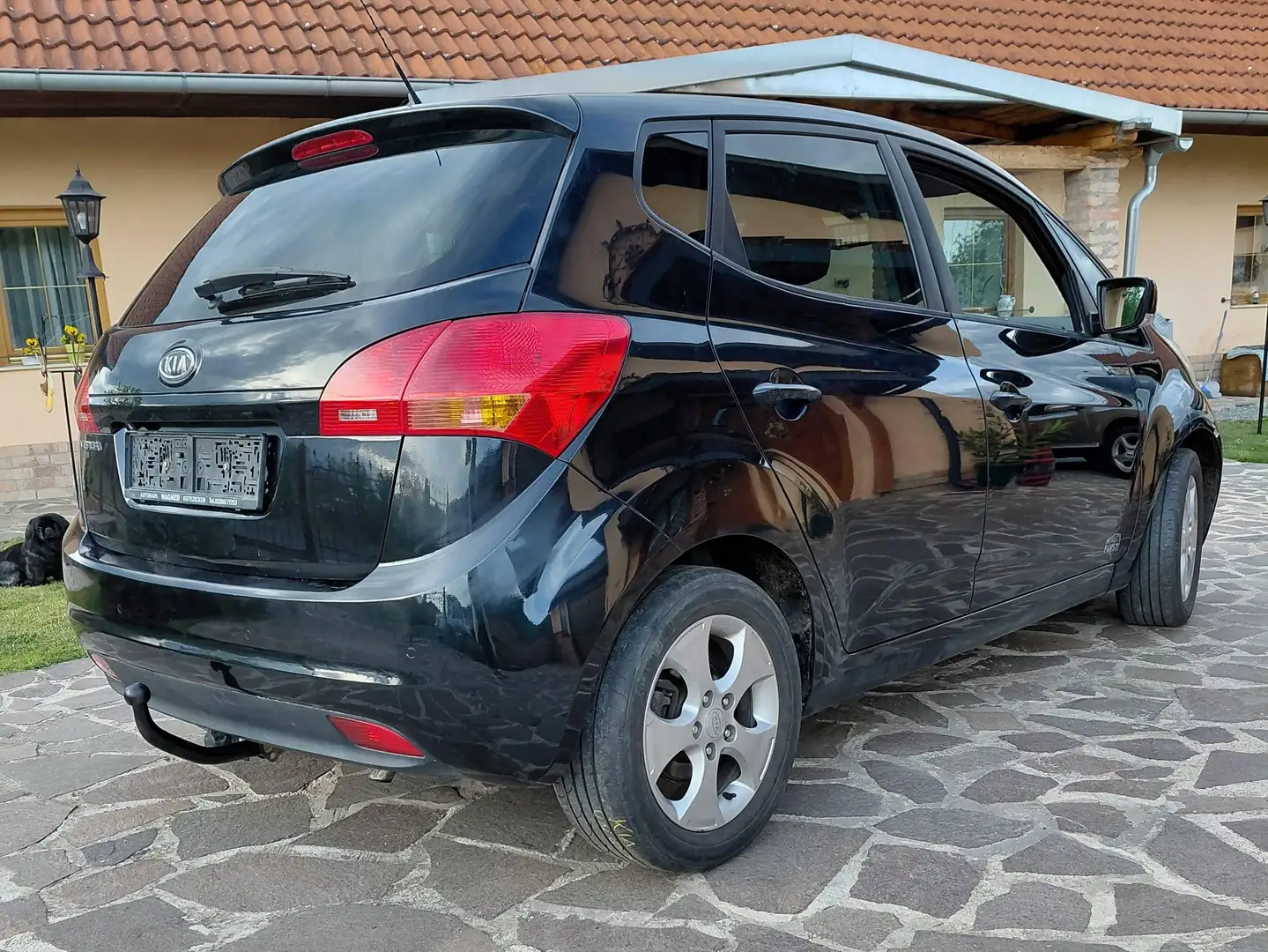 Kia Venga Venga 1,6 CVVT Active Pro Aut. Active Pro Schwarz - 1