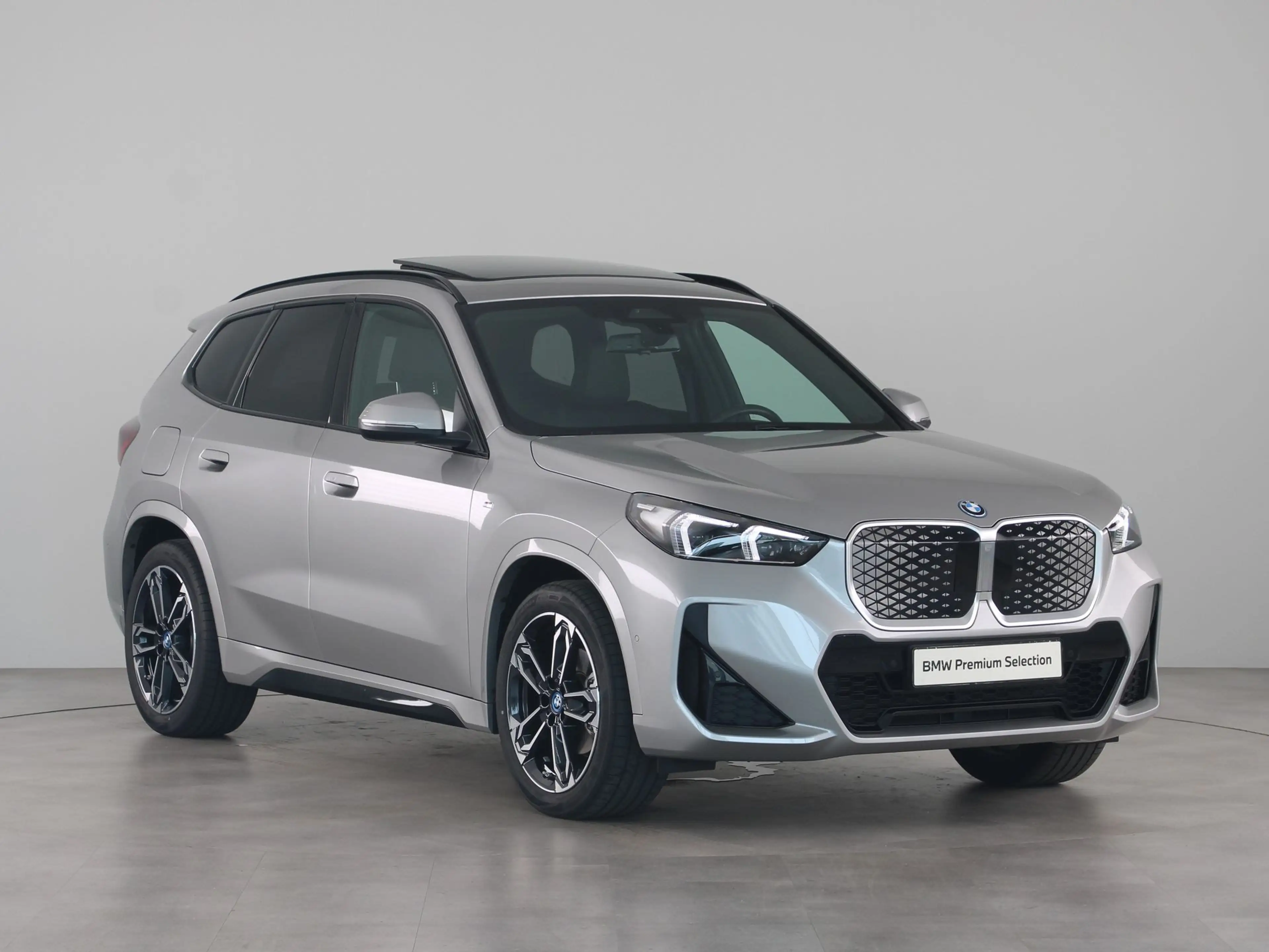 BMW iX1 eDrive20 67 kWh M Sport Edition Trekhaak — photo 3