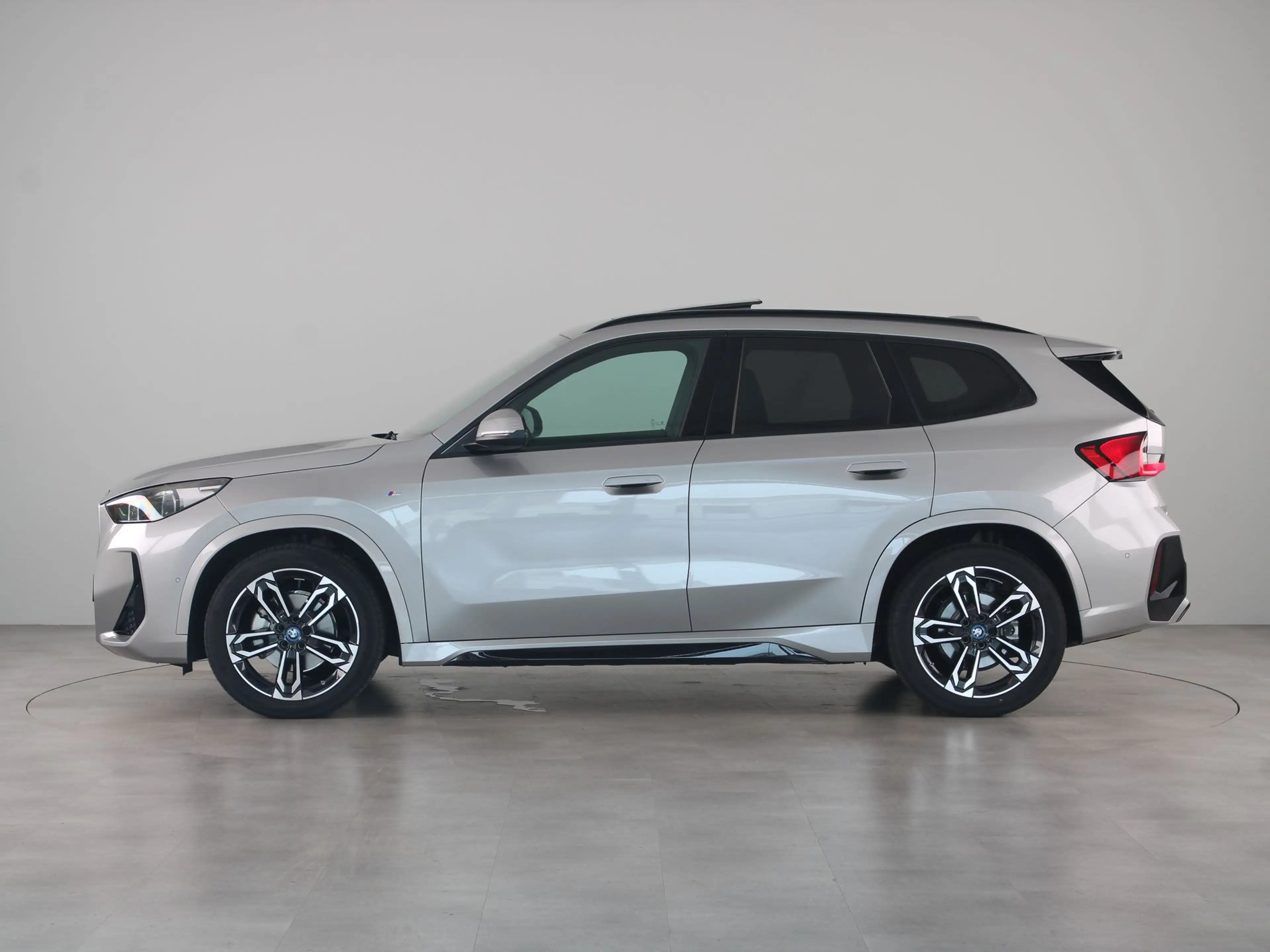 BMW iX1 eDrive20 67 kWh M Sport Edition Trekhaak — photo 8